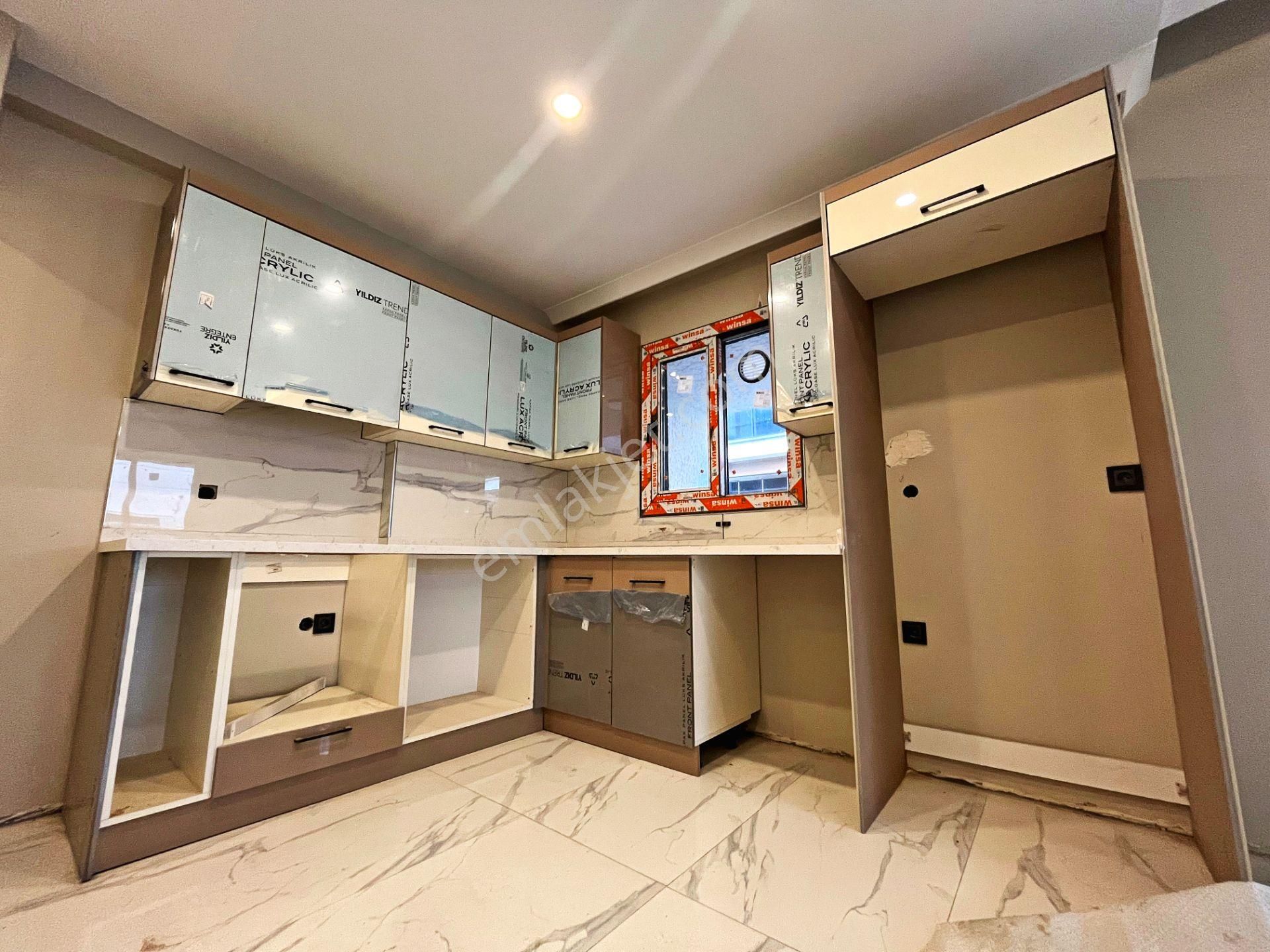 🛑🛑aktiften Akçay'da Satılık Yerden Isıtmalı Otoparklı Lüx Tasarımlı Geniş 1+1 Daire