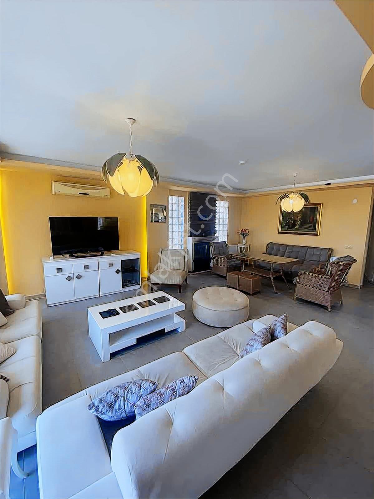 Kuşadası Soğucak'ta 5+1 Satılık Villa - Görsel 4