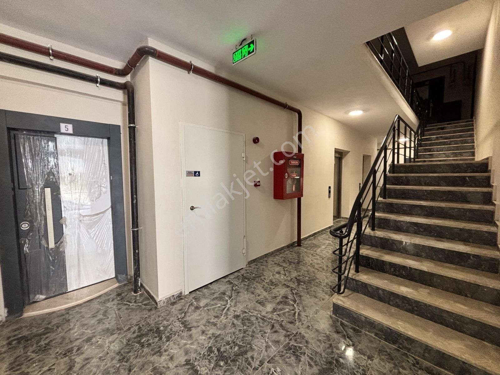 Merkezi Lokasyonda Akıllı Ev Sistemleriyle Tam Donanımlı Lüx 3+1 - Görsel 34