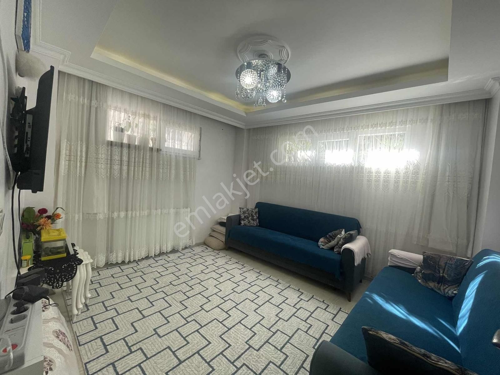 Kanarya Bölgesinde Tamamen Güneş Gören 2+1 85 M2 Satılık Daire