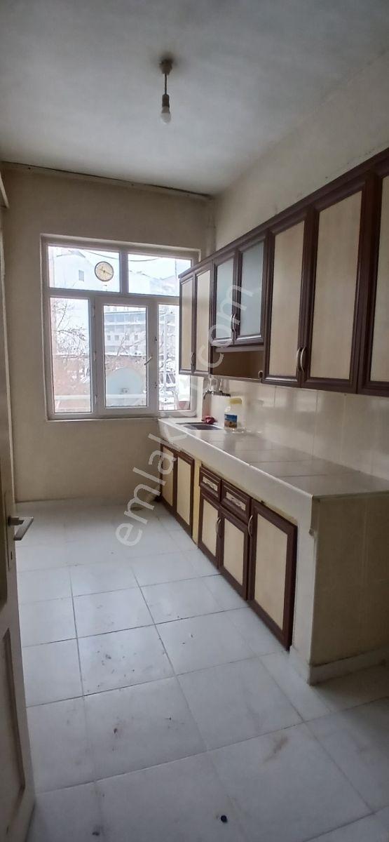 Malatya Lisesi Karşısı Ara Kat Kiralık Daire - Görsel 6