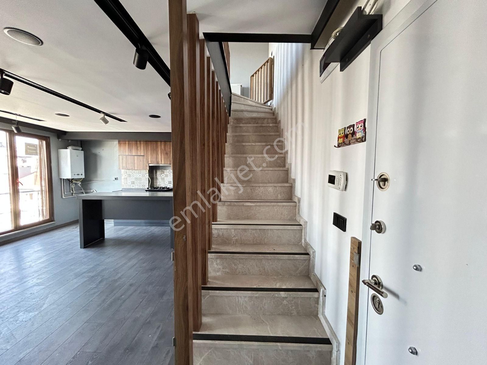 Gop Mahallesi Merkezde Satılık 3+2 Geniş & Ferah Dubleks - Görsel 19