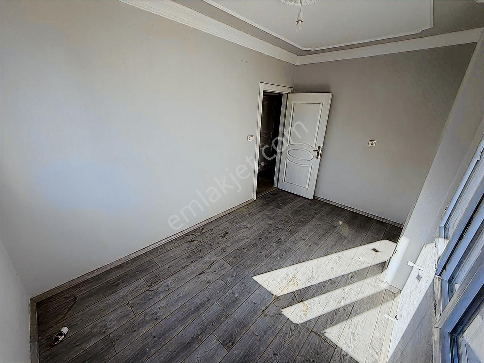 Yeşiltepe'de Caddeye Yakın 2 Katlı Müstakil - Görsel 29