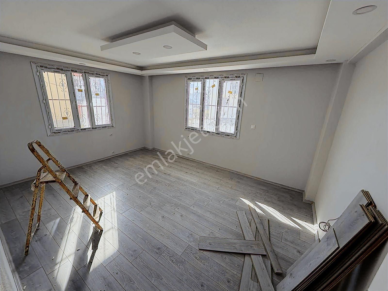 Yeşiltepe'de Caddeye Yakın 2 Katlı Müstakil - Görsel 16