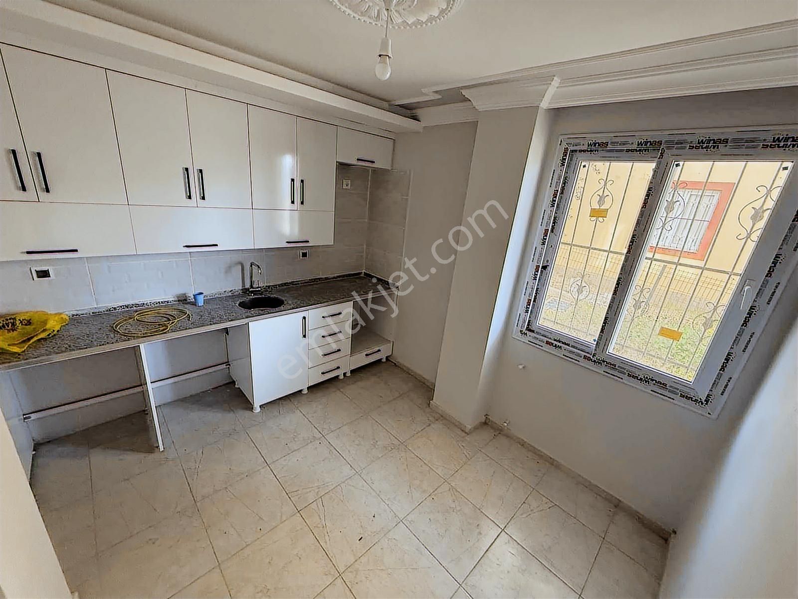 Yeşiltepe'de Caddeye Yakın 2 Katlı Müstakil - Görsel 15