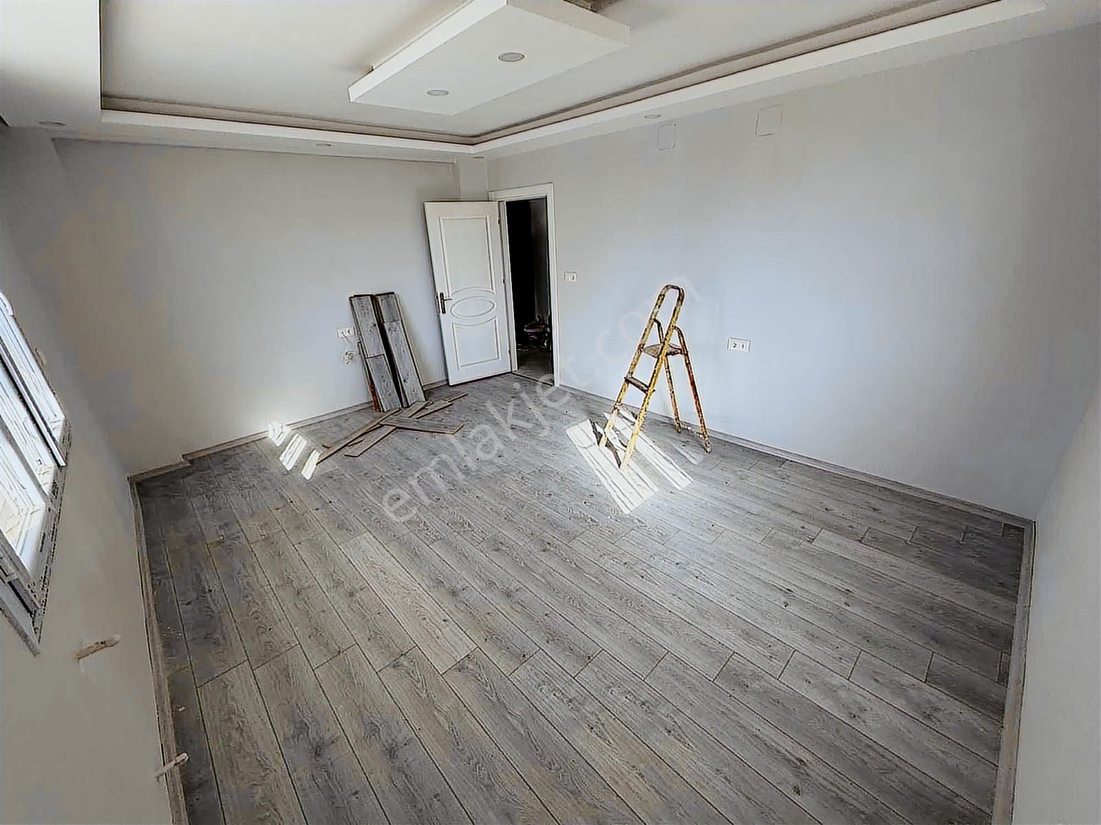 Yeşiltepe'de Caddeye Yakın 2 Katlı Müstakil - Görsel 4