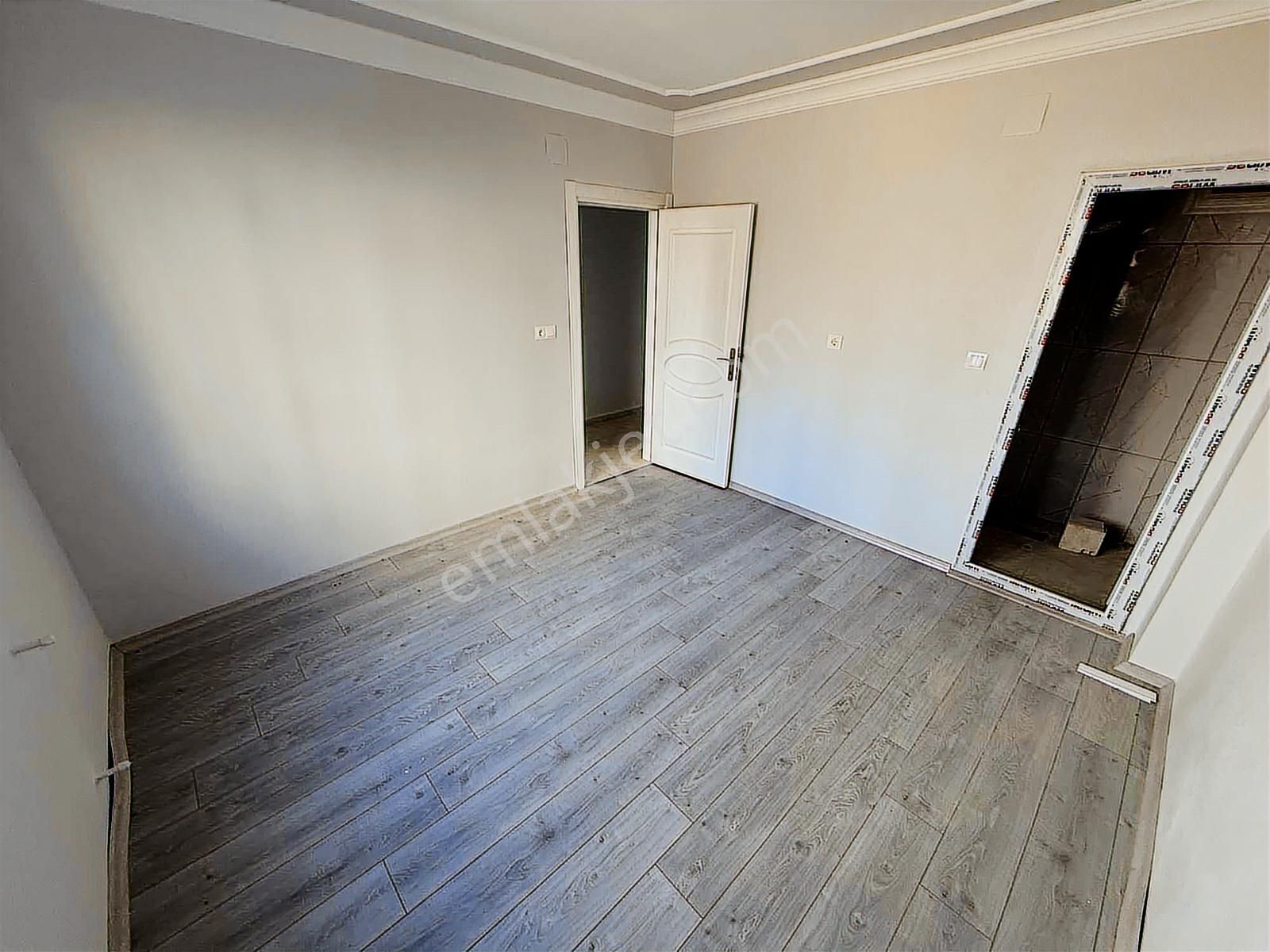 Yeşiltepe'de Caddeye Yakın 2 Katlı Müstakil - Görsel 2