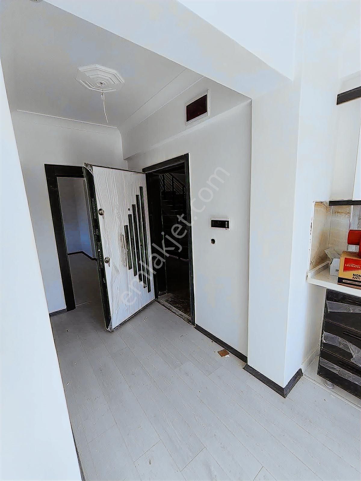 Esenboğa Mahallesinde Ana Cadde Üzeri Satılık Daire - Görsel 4