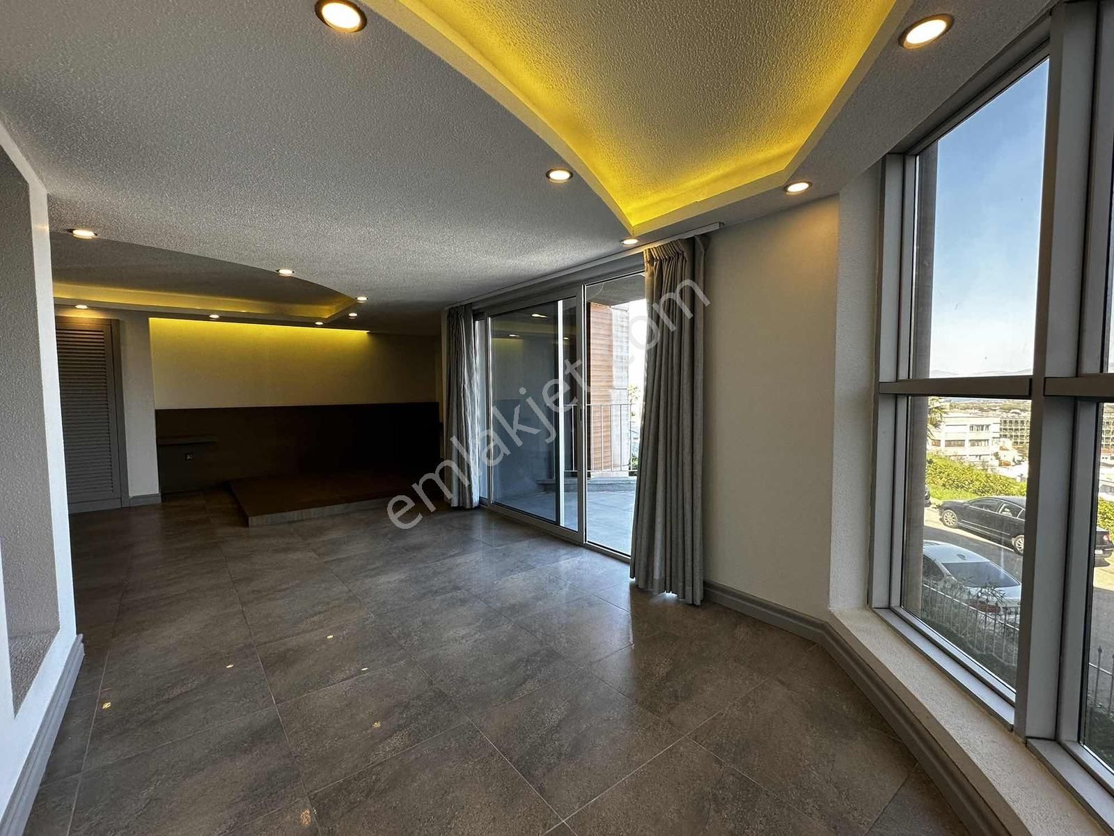 Narlıdere Doruk Life Sitesinde Deniz Manzaralı Lüks Villa - Görsel 20