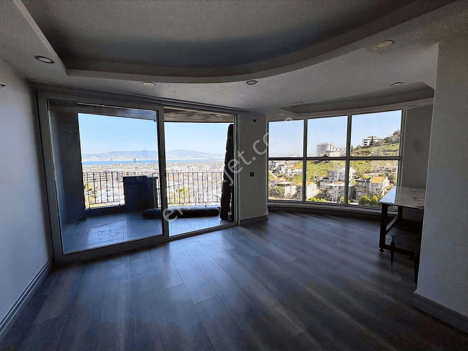 Narlıdere Doruk Life Sitesinde Deniz Manzaralı Lüks Villa - Görsel 10