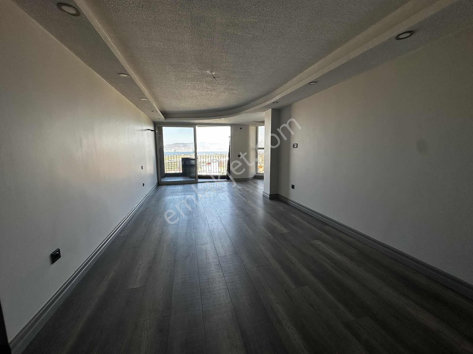 Narlıdere Doruk Life Sitesinde Deniz Manzaralı Lüks Villa - Görsel 9