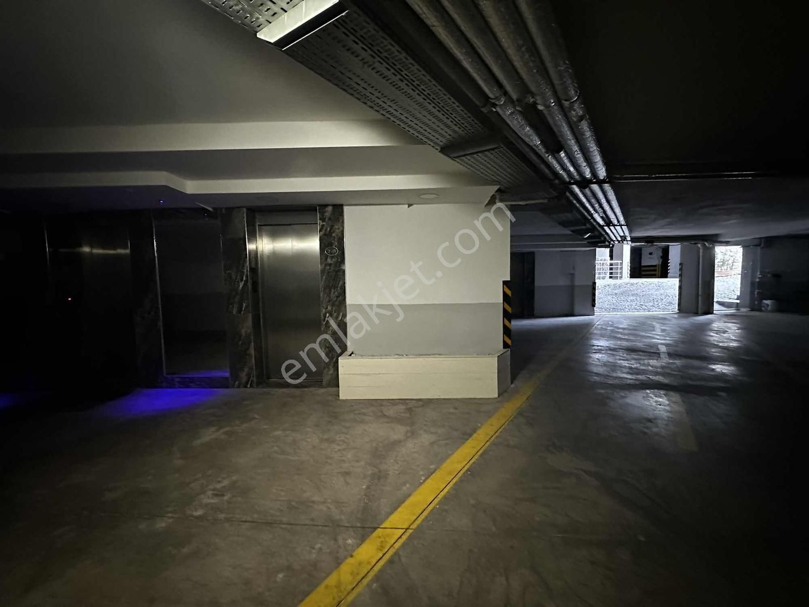 Narlıdere Doruk Life Sitesinde Deniz Manzaralı Lüks Villa - Görsel 32