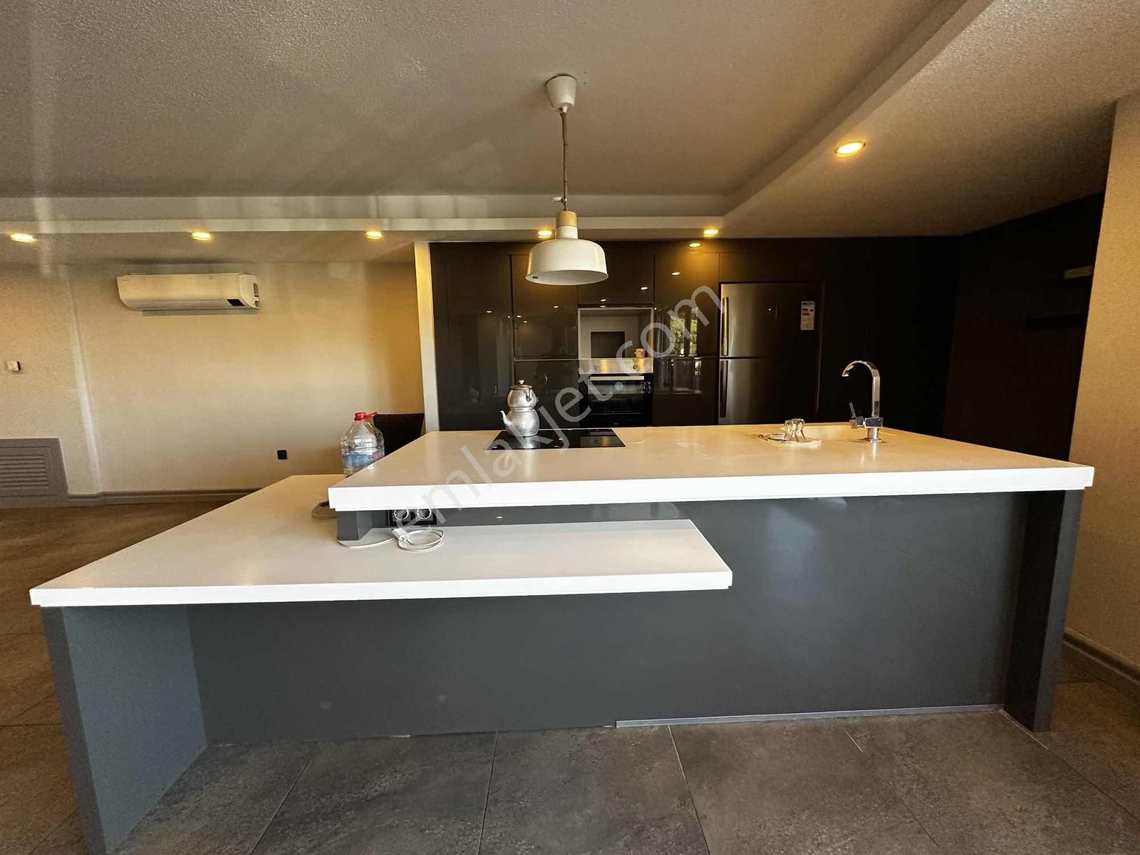 Narlıdere Doruk Life Sitesinde Deniz Manzaralı Lüks Villa - Görsel 5