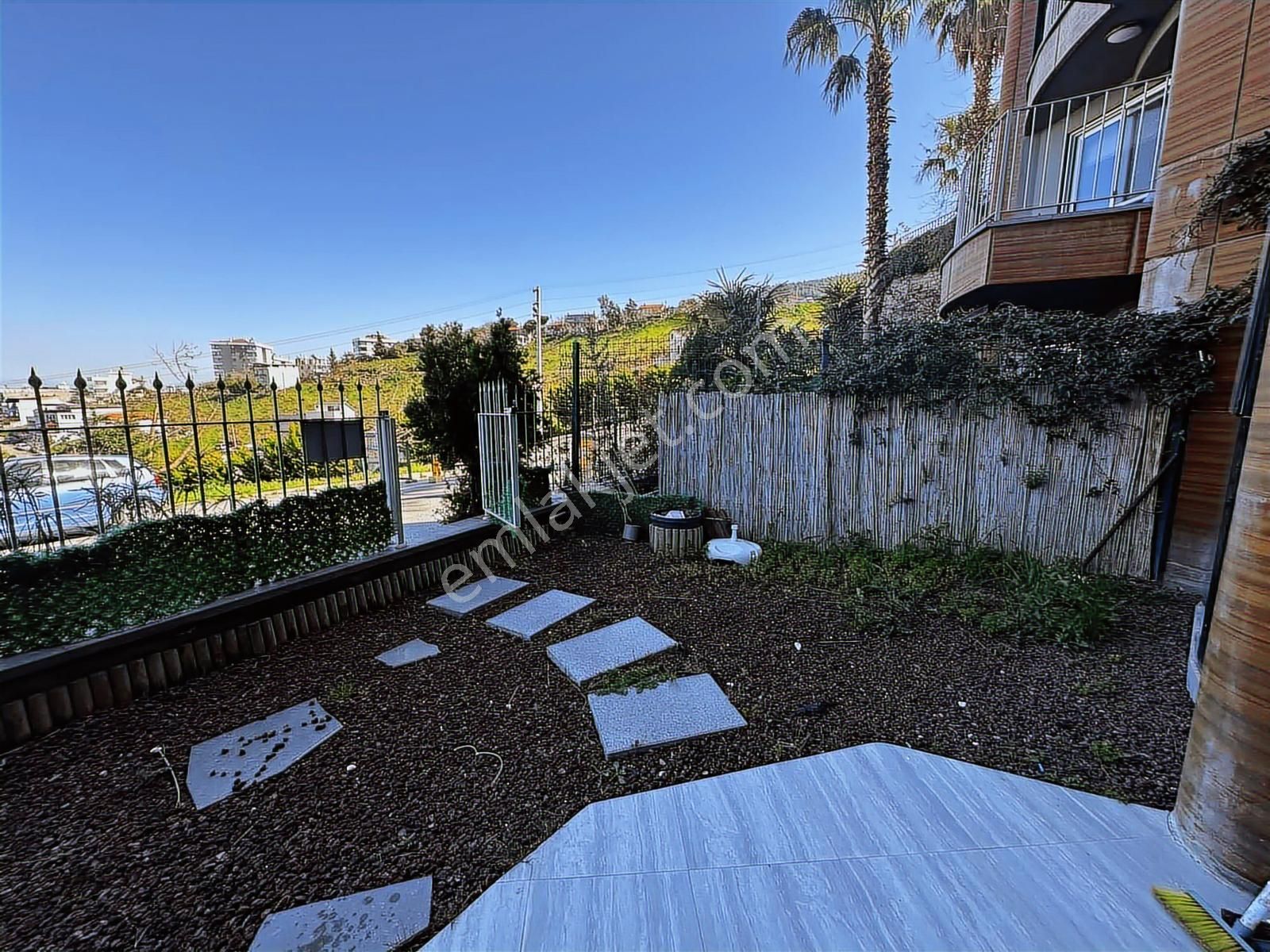 Narlıdere Doruk Life Sitesinde Deniz Manzaralı Lüks Villa - Görsel 6