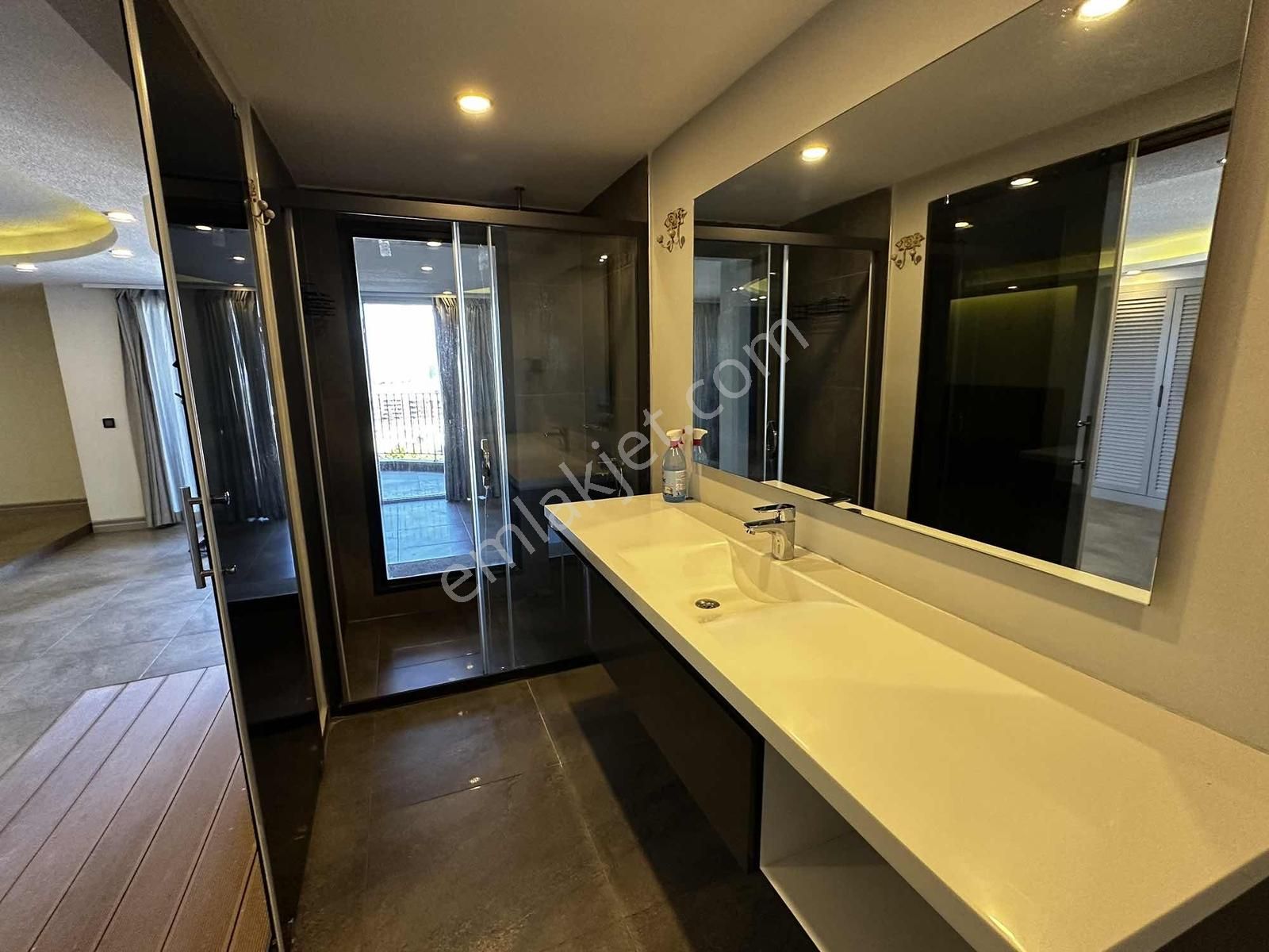 Narlıdere Doruk Life Sitesinde Deniz Manzaralı Lüks Villa - Görsel 19