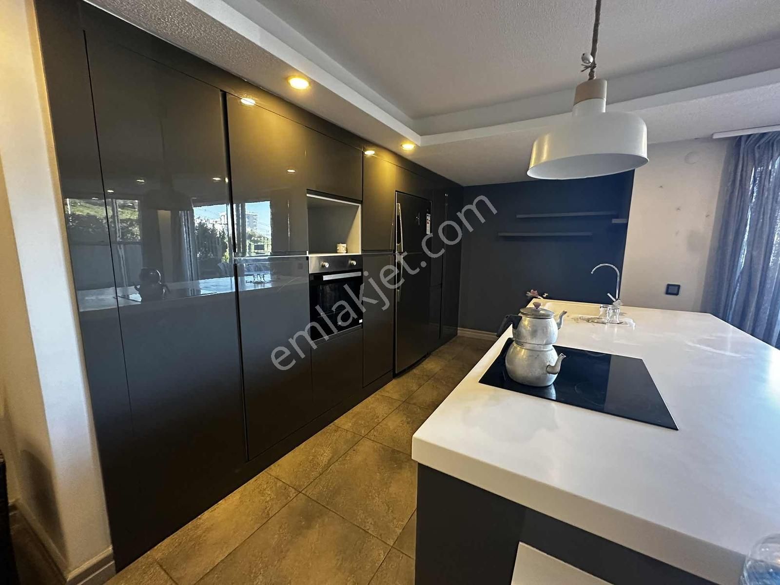 Narlıdere Doruk Life Sitesinde Deniz Manzaralı Lüks Villa - Görsel 24