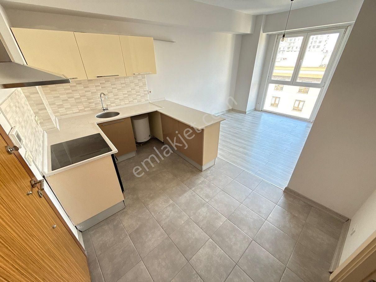 Esenyurt Cumhuriyet Mahallesinde New Residence De Kiralık 1+1=50 - Görsel 3