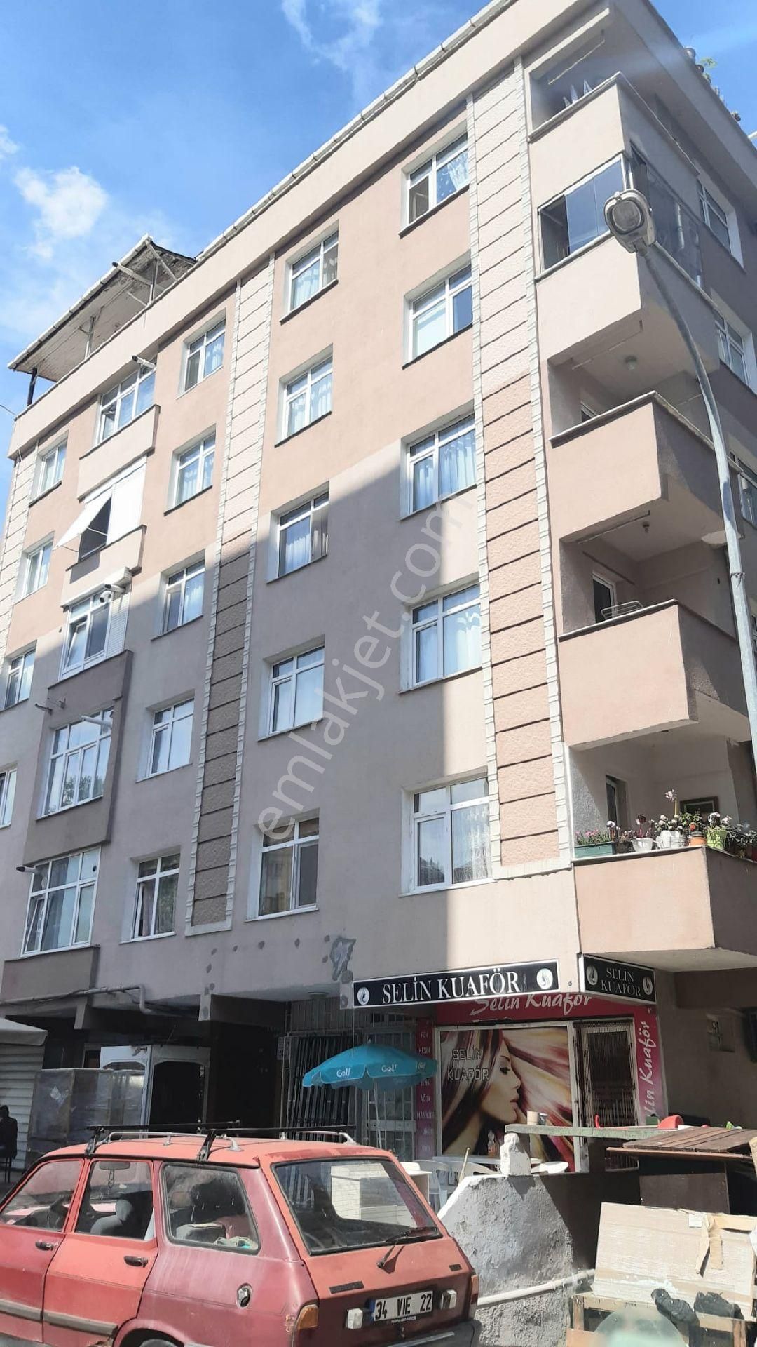 Maltepe Altayçeşme'de 3+1 Arakat