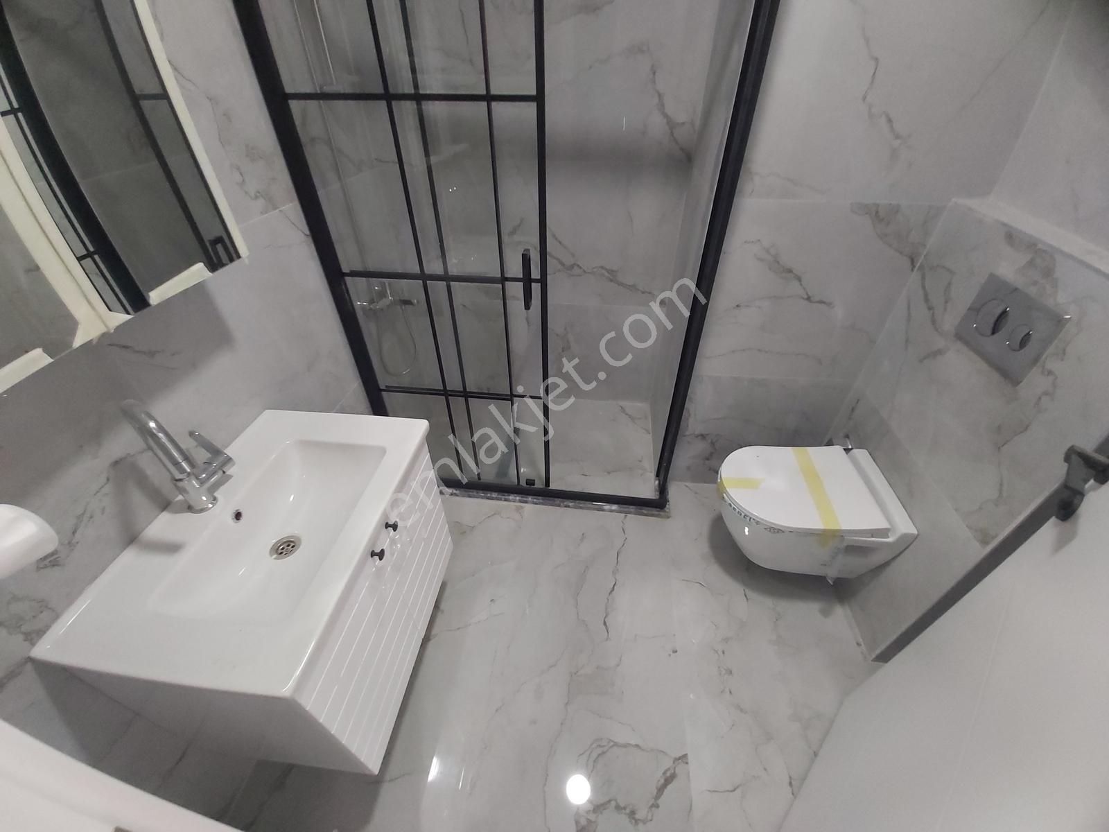 Aktaştan Merkeze Yakın Yeni Binada Otoparklı1+1 Çatı Katı Daire - Görsel 6