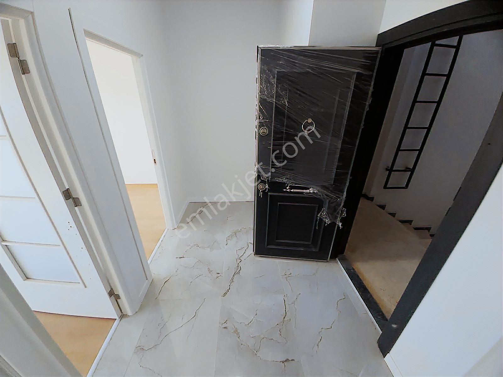 Aktaştan Merkeze Yakın Yeni Binada Otoparklı1+1 Çatı Katı Daire - Görsel 31