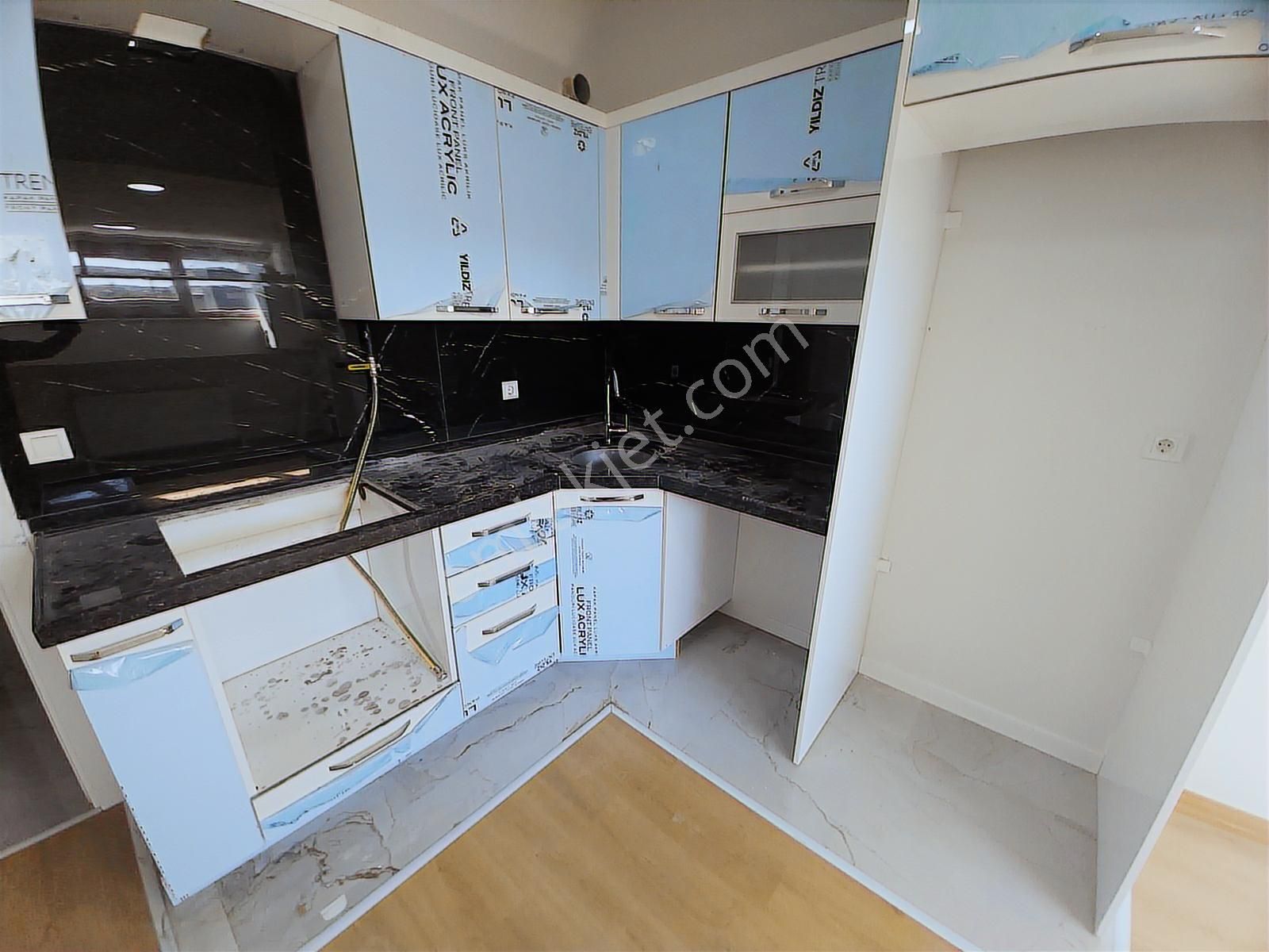 Aktaştan Merkeze Yakın Yeni Binada Otoparklı1+1 Çatı Katı Daire - Görsel 11