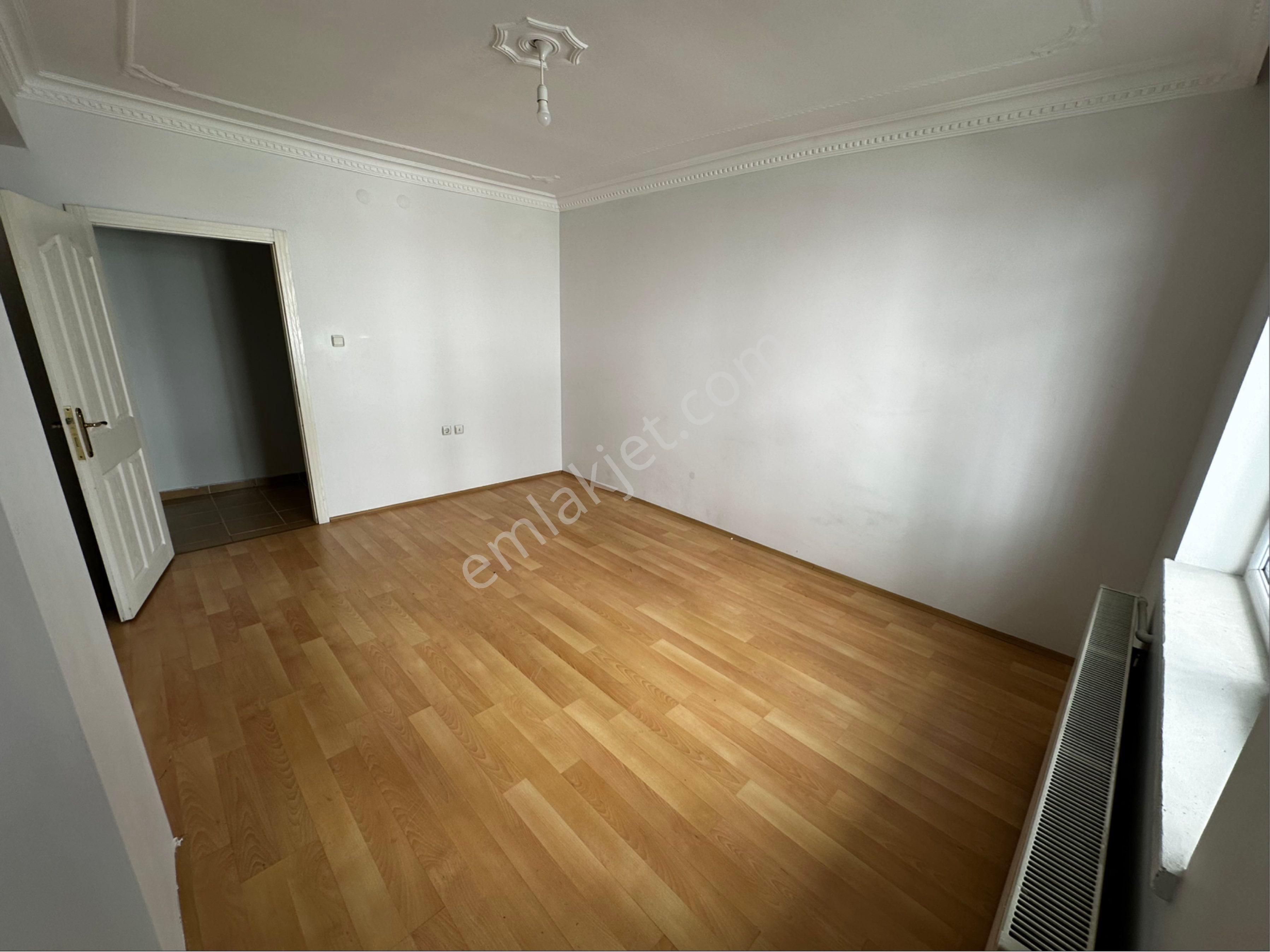 Osmangazi Baştuğ Sokakta Asansörlü Üst Katta Kiralık 3+1 - Görsel 24