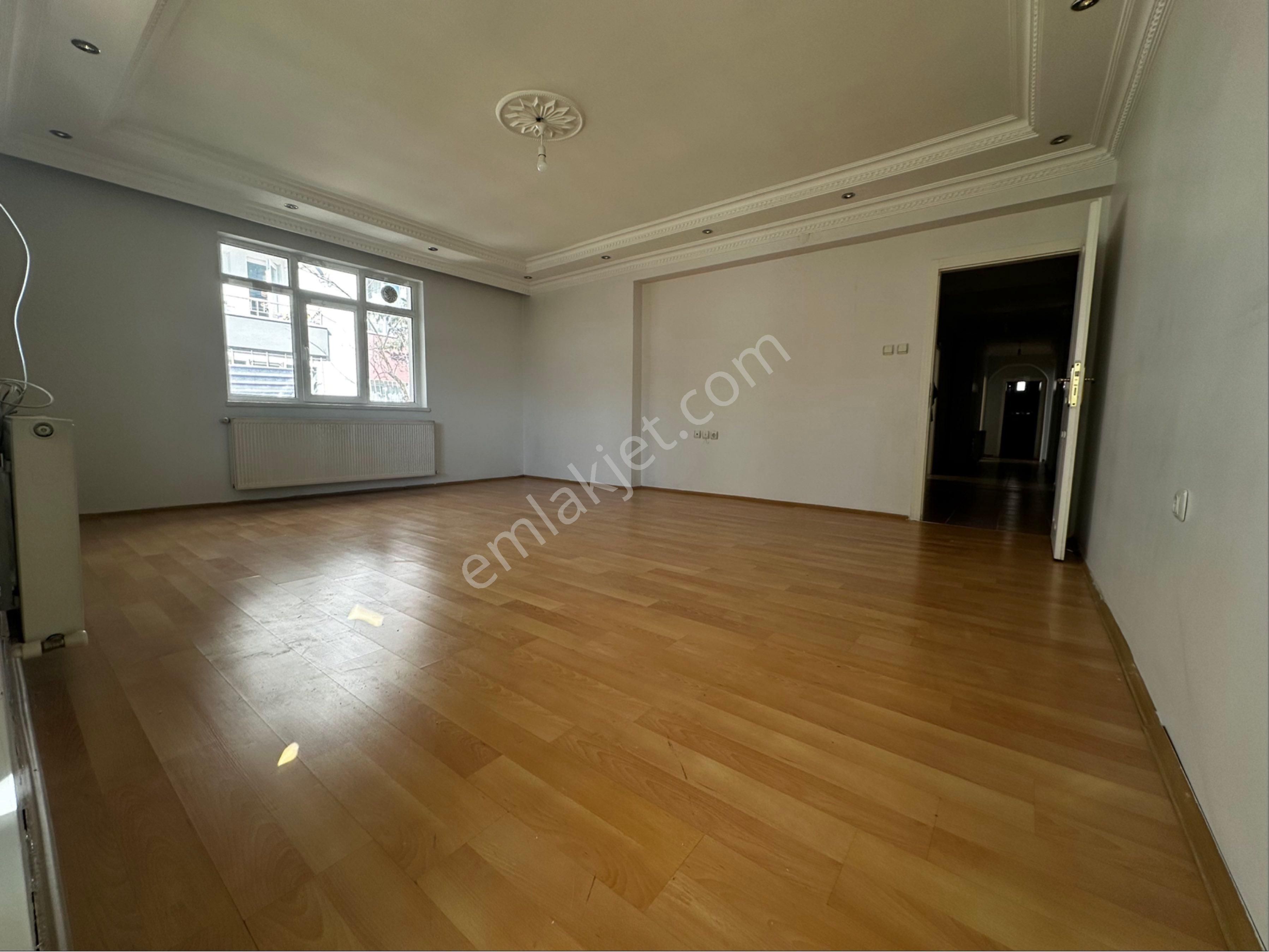 Osmangazi Baştuğ Sokakta Asansörlü Üst Katta Kiralık 3+1 - Görsel 14