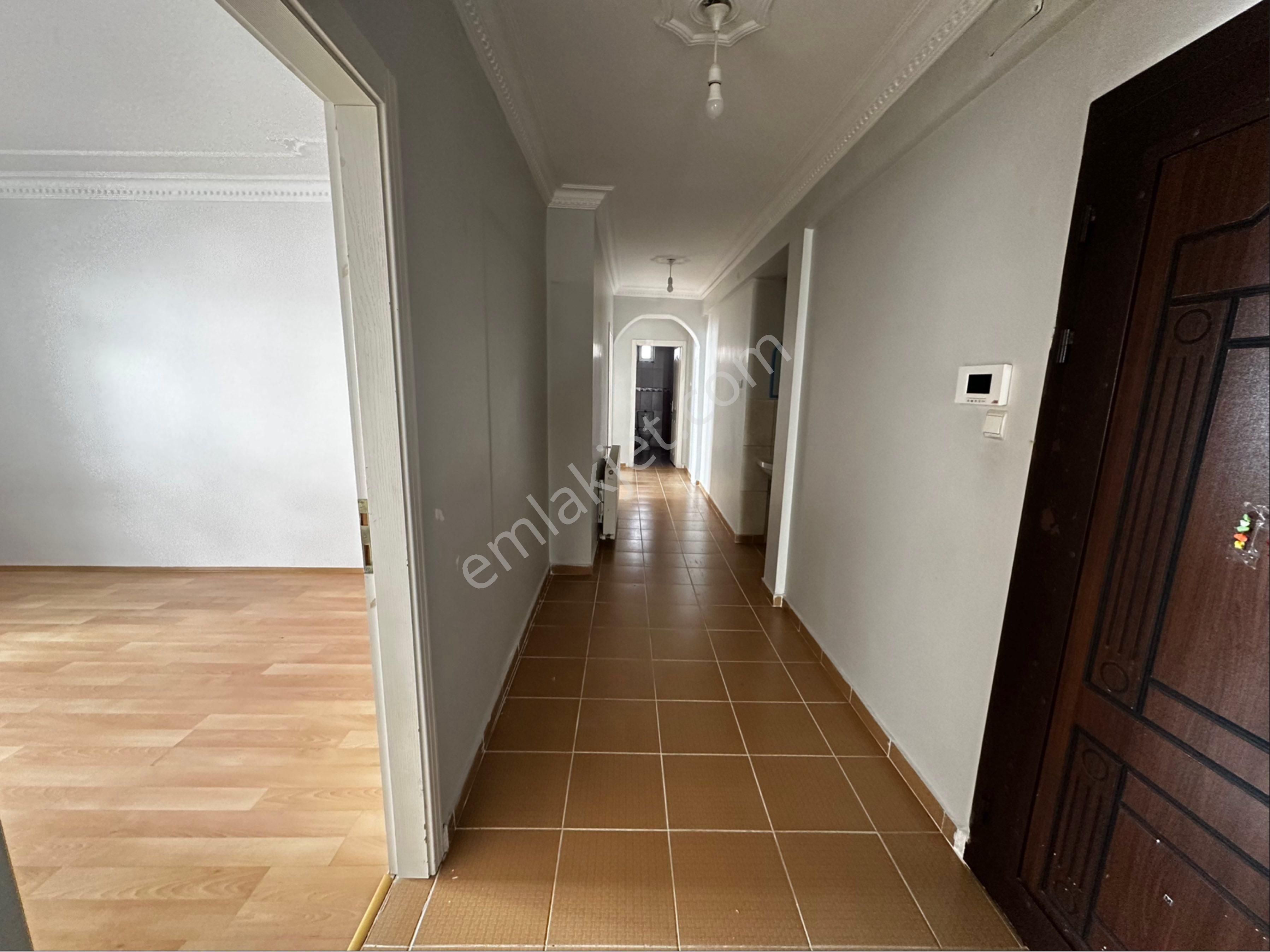 Osmangazi Baştuğ Sokakta Asansörlü Üst Katta Kiralık 3+1 - Görsel 11