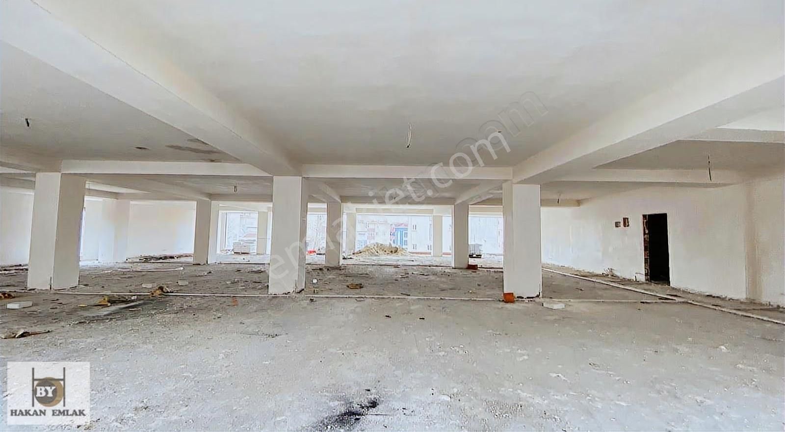 Güngören Sanayi'de Sıfır Plaza Katları Kiralık (541m²) - Görsel 2