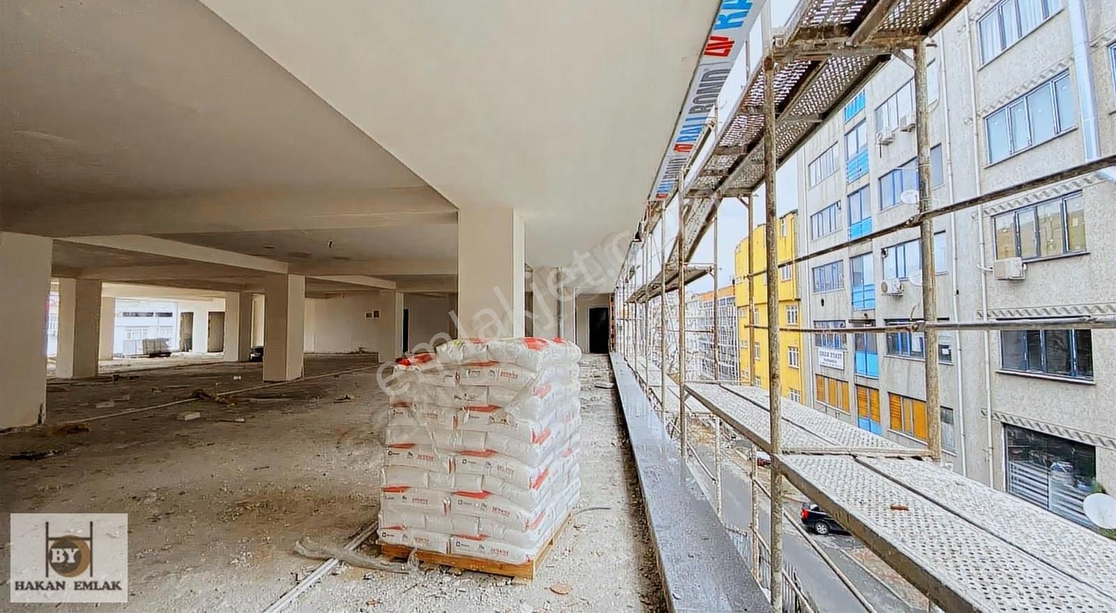 Güngören Sanayi'de Sıfır Plaza Katları Kiralık (541m²) - Görsel 13