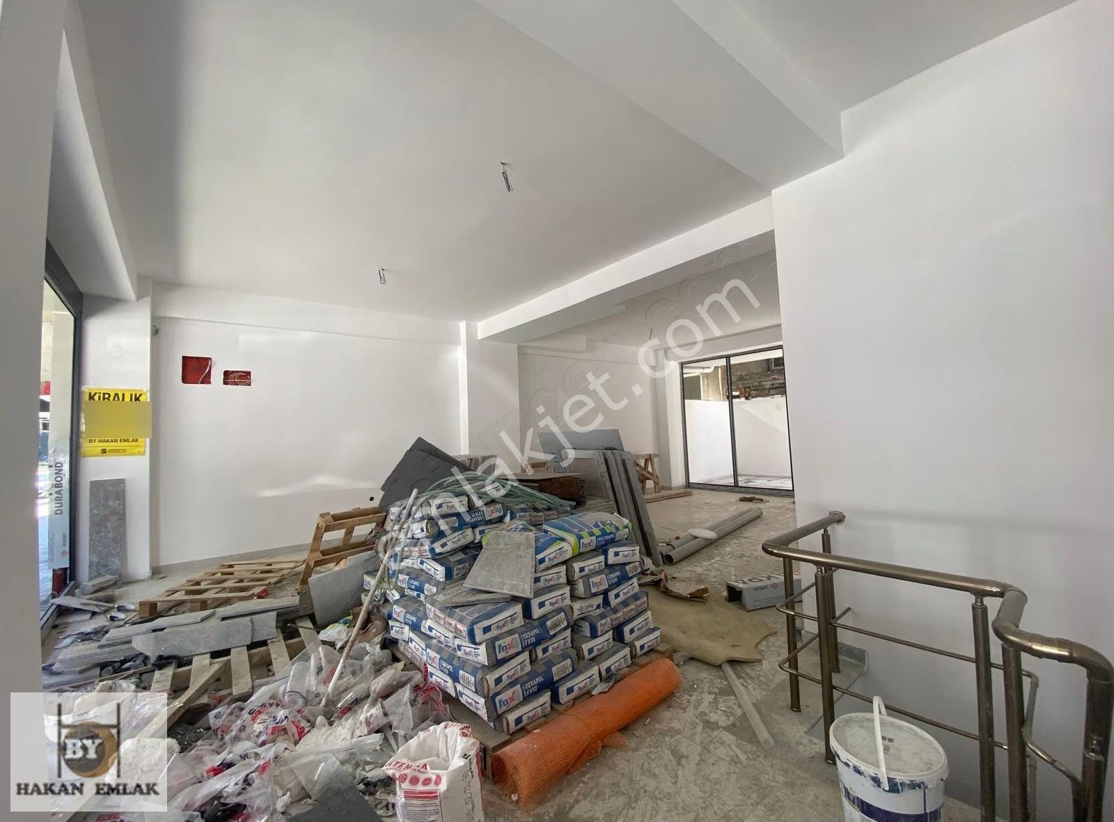 Güngören'de Sıfır, 70m² Dükkan Ve 190m² Depo Kiralık - Görsel 14