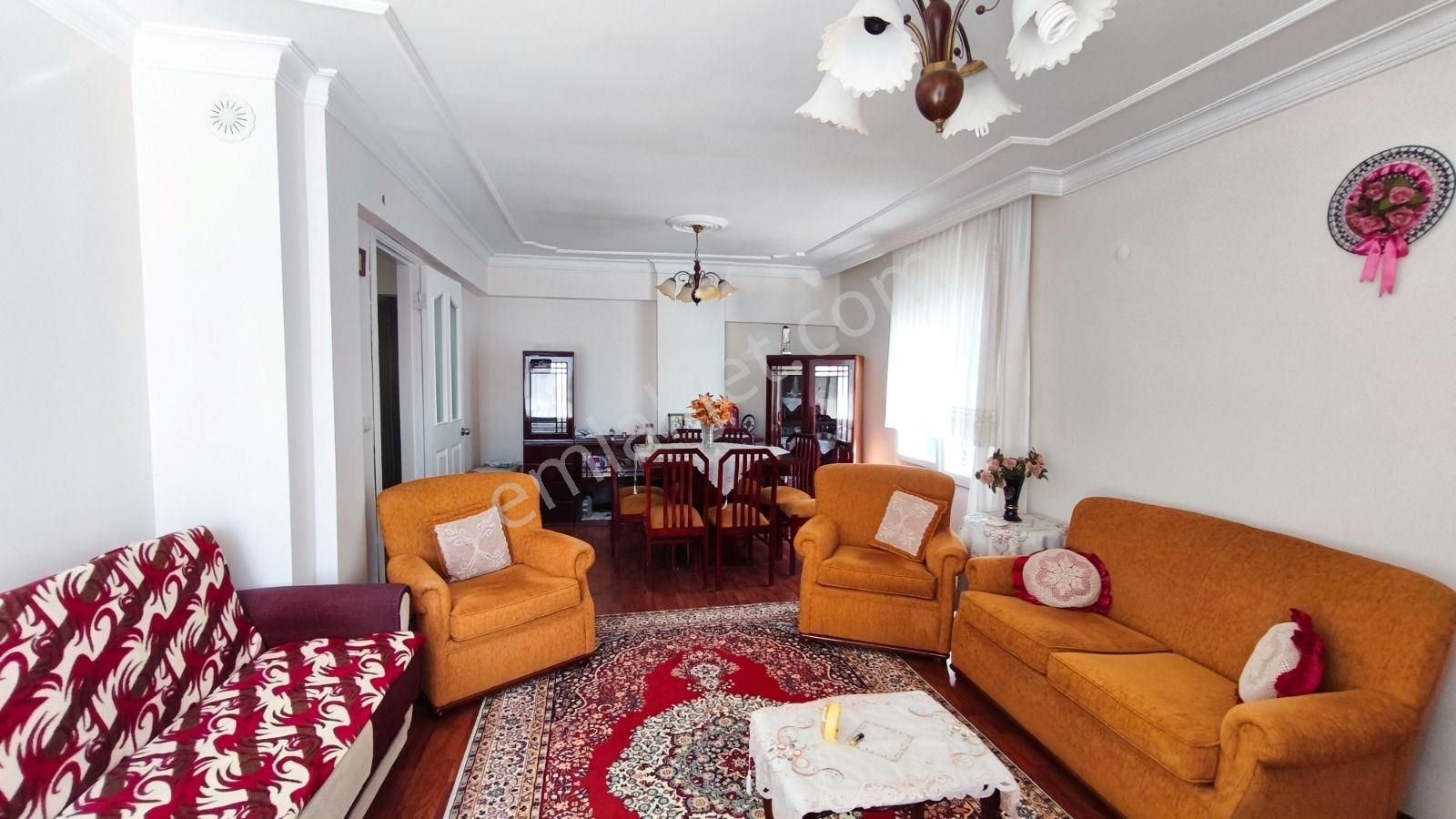 İzmir Karabağlar'da Geniş Ve Ferah 3+1 Satılık