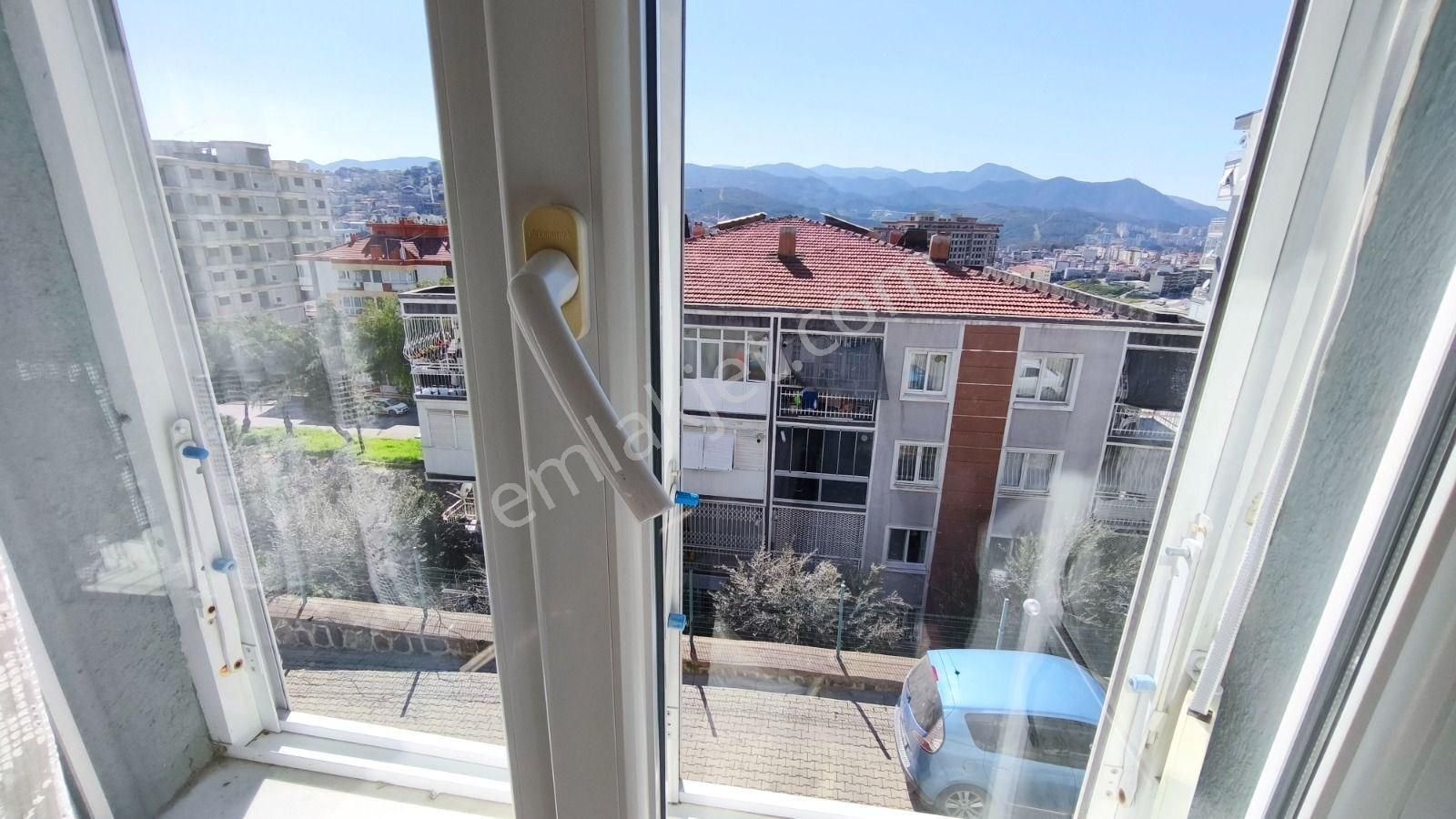 İzmir Karabağlar'da Geniş Ve Ferah 3+1 Satılık - Görsel 9
