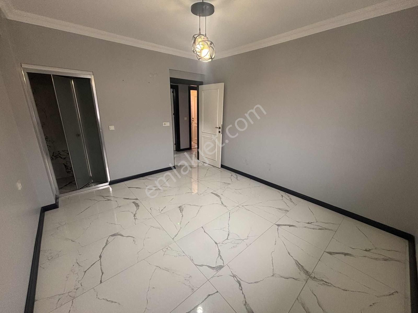 Lüks | 3.kat | Ön Cephe | Çift Balkonlu | İskanlı | 3+1 Daire - Görsel 5