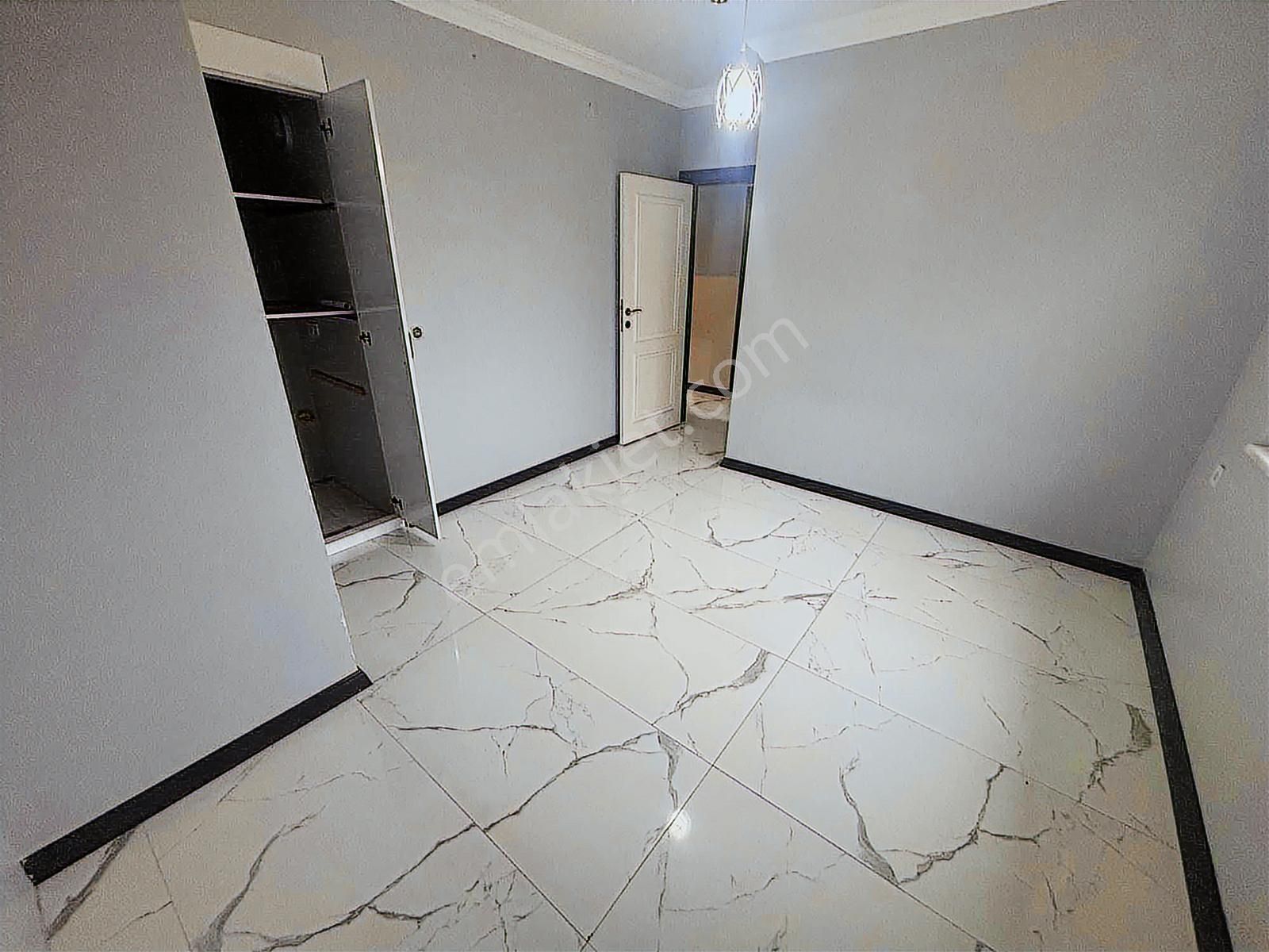 Lüks | 3.kat | Ön Cephe | Çift Balkonlu | İskanlı | 3+1 Daire - Görsel 2