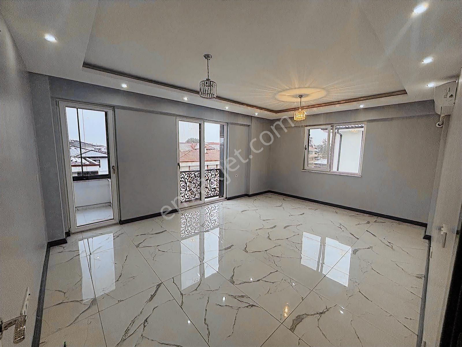 Lüks | 3.kat | Ön Cephe | Çift Balkonlu | İskanlı | 3+1 Daire