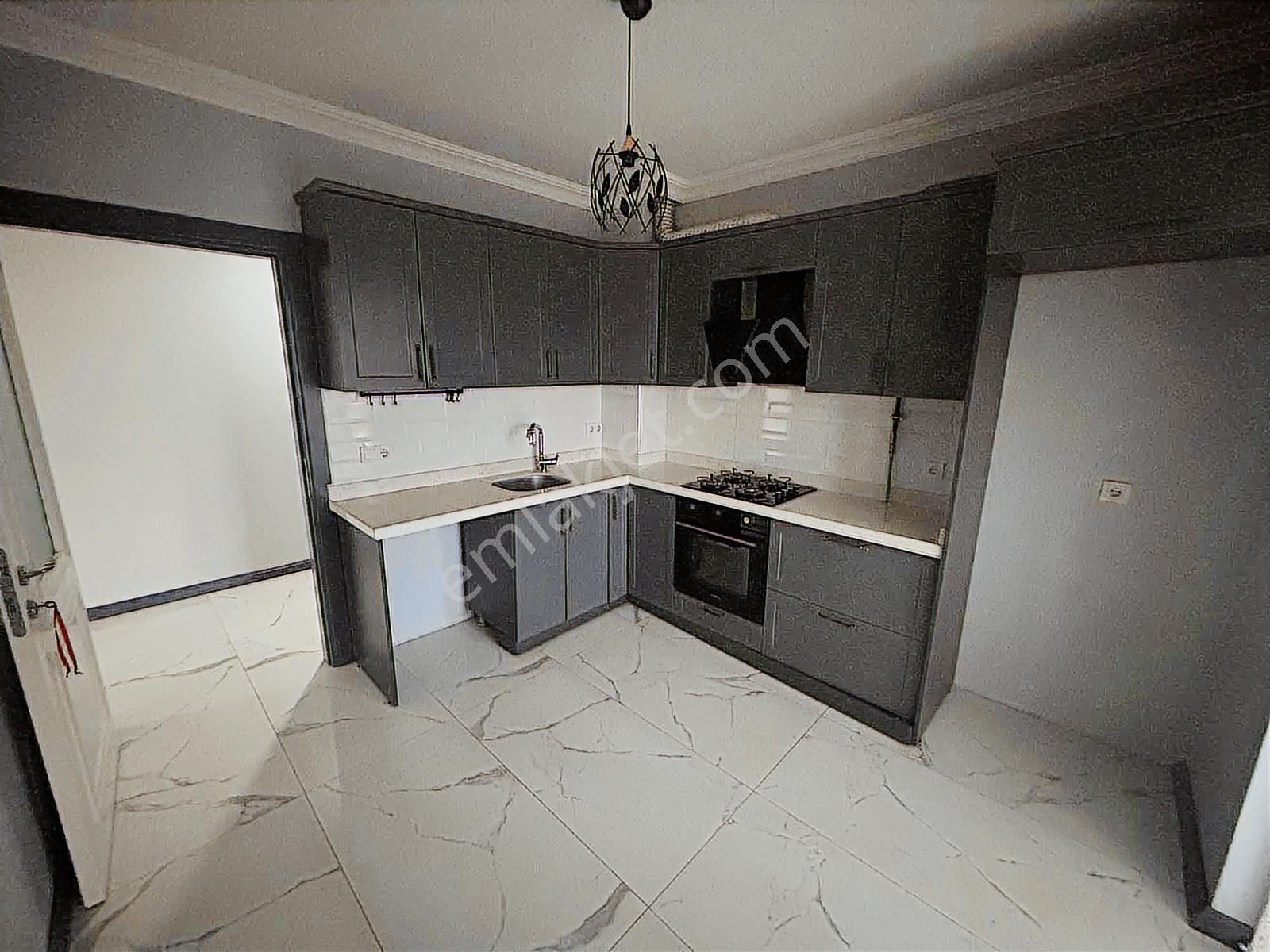 Lüks | 3.kat | Ön Cephe | Çift Balkonlu | İskanlı | 3+1 Daire - Görsel 6