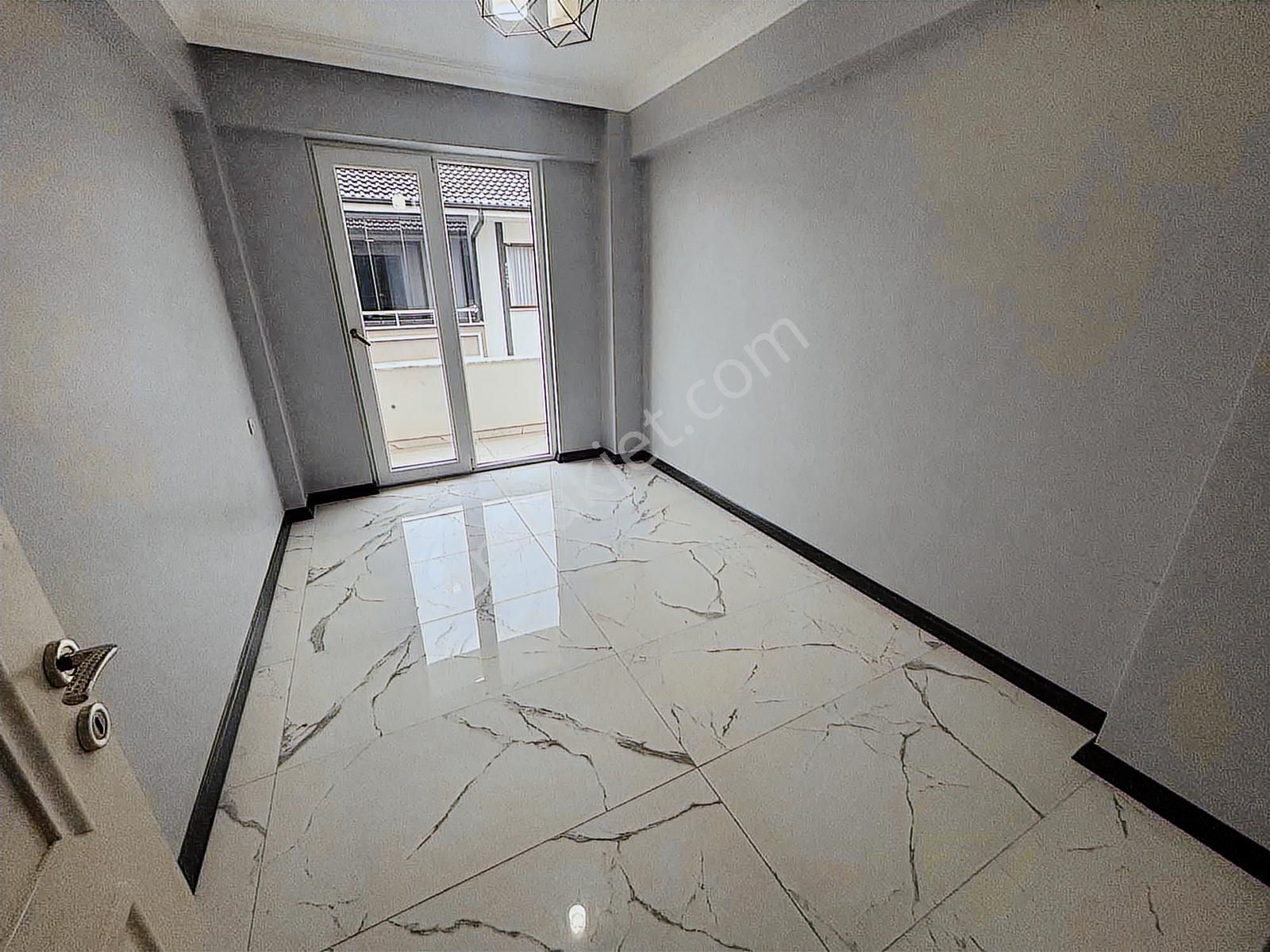 Lüks | 3.kat | Ön Cephe | Çift Balkonlu | İskanlı | 3+1 Daire - Görsel 21