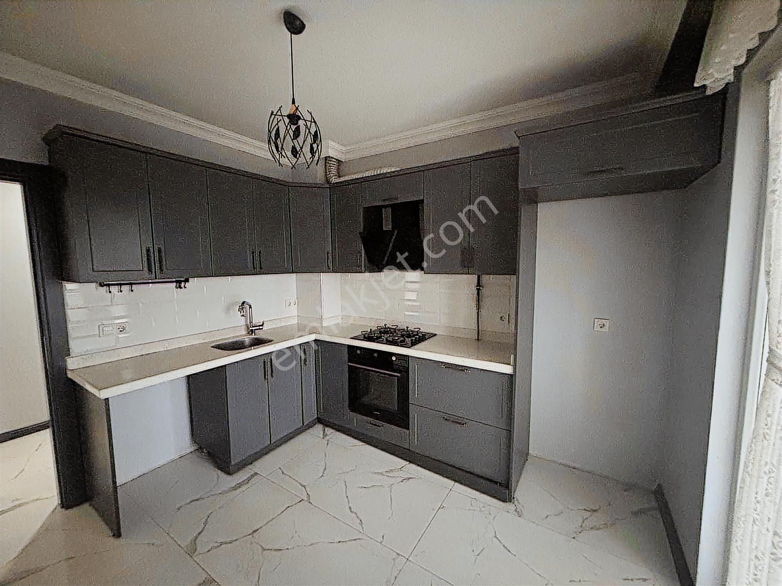 Lüks | 3.kat | Ön Cephe | Çift Balkonlu | İskanlı | 3+1 Daire - Görsel 16