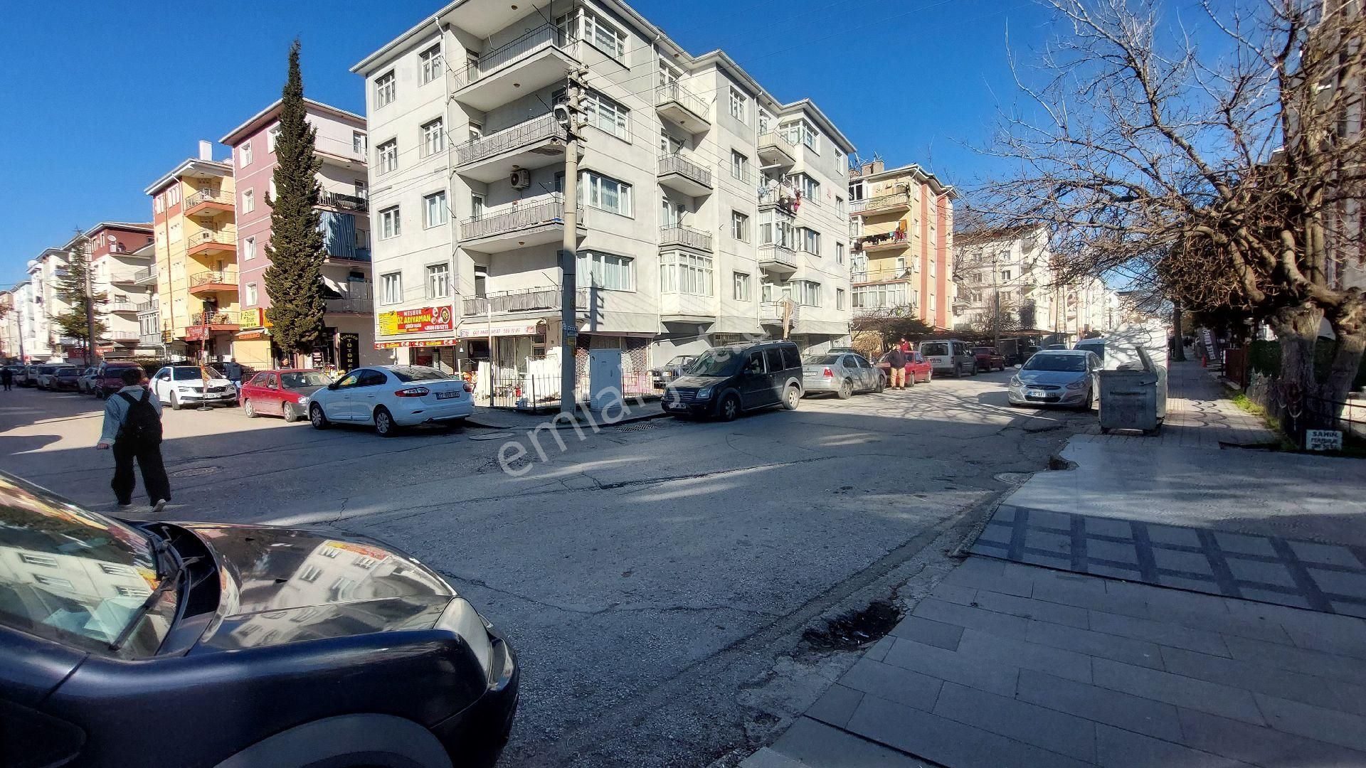 Sincan Çağlayan Cad. Üstü Satılık 3+1 Daire 1.kat Güney Öncephe