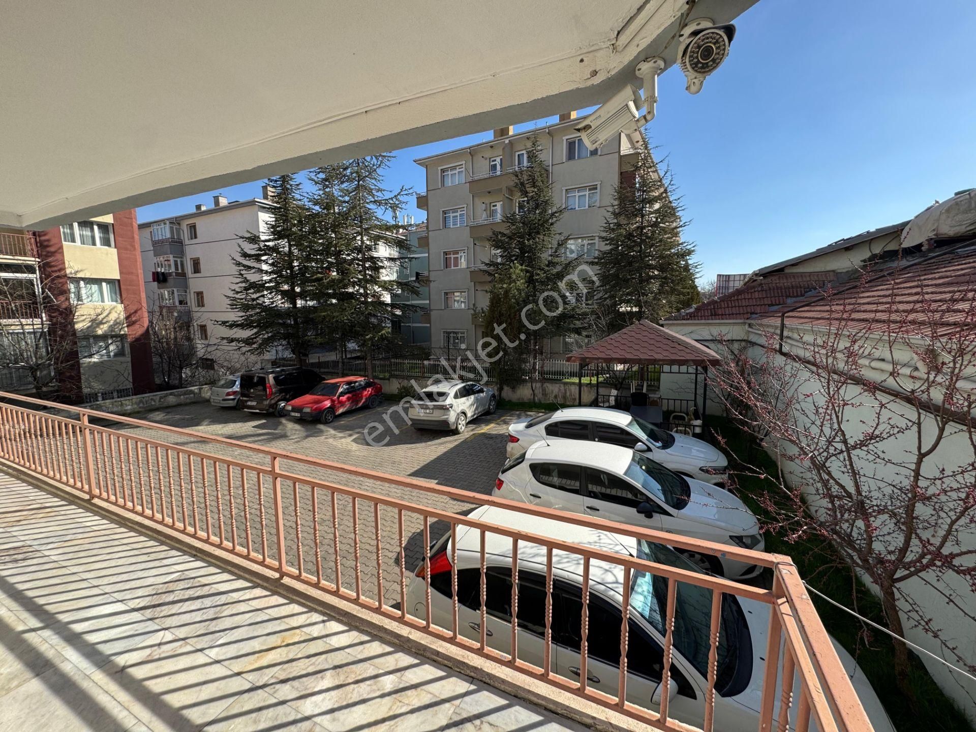 Es-astan Selçuklu Mahallesinde Cadde Üzerinde Ara Katta Geniş Metrekareli Daire - Görsel 30