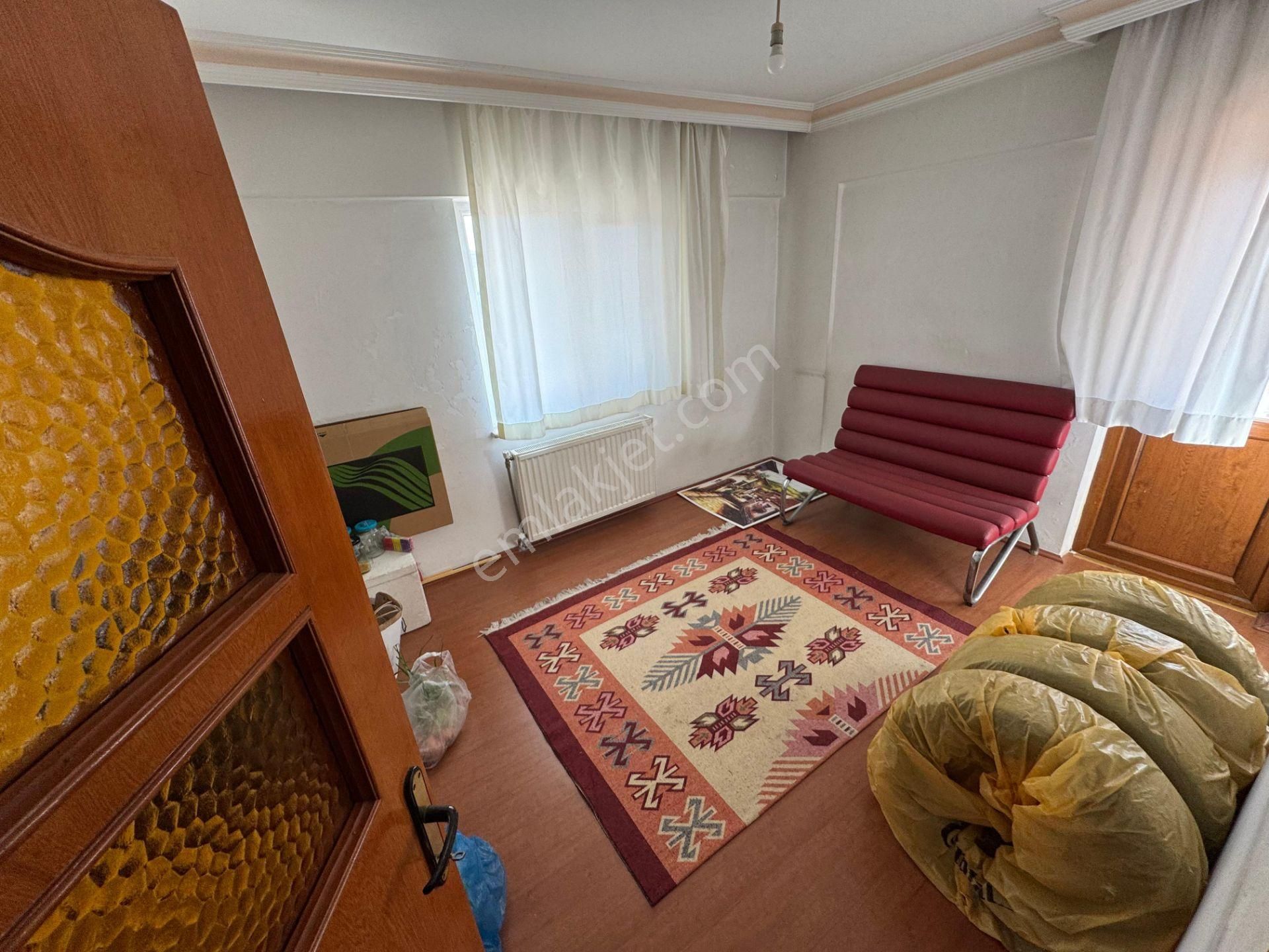 Es-astan Selçuklu Mahallesinde Cadde Üzerinde Ara Katta Geniş Metrekareli Daire - Görsel 16