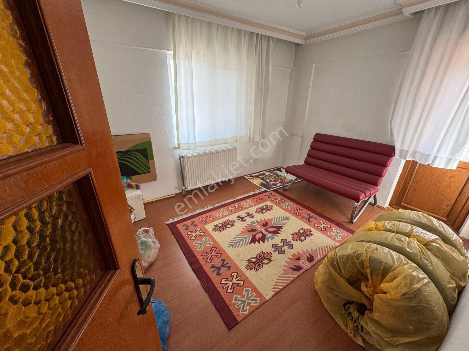 Es-astan Selçuklu Mahallesinde Cadde Üzerinde Ara Katta Geniş Metrekareli Daire - Görsel 15