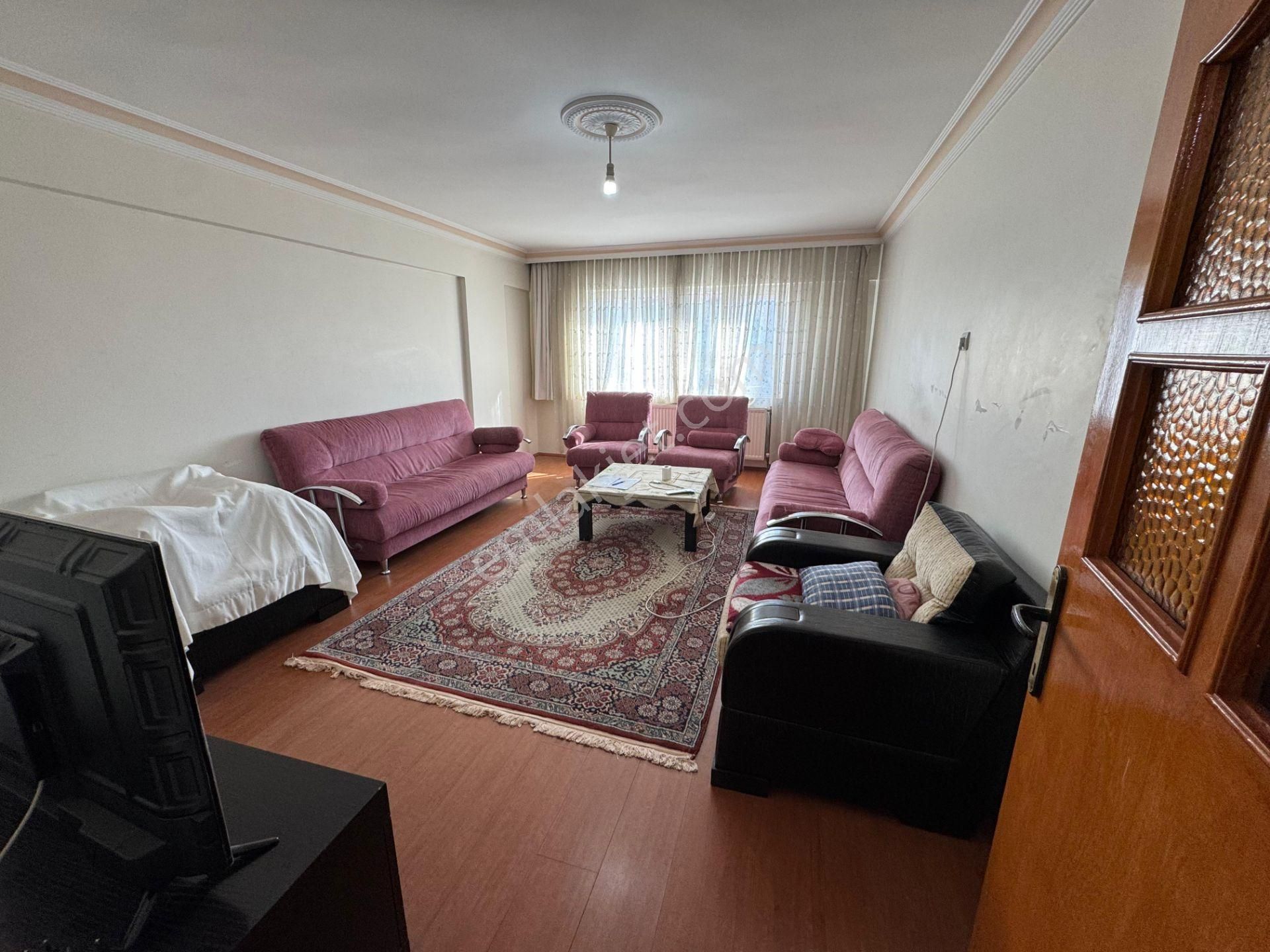 Es-astan Selçuklu Mahallesinde Cadde Üzerinde Ara Katta Geniş Metrekareli Daire - Görsel 5