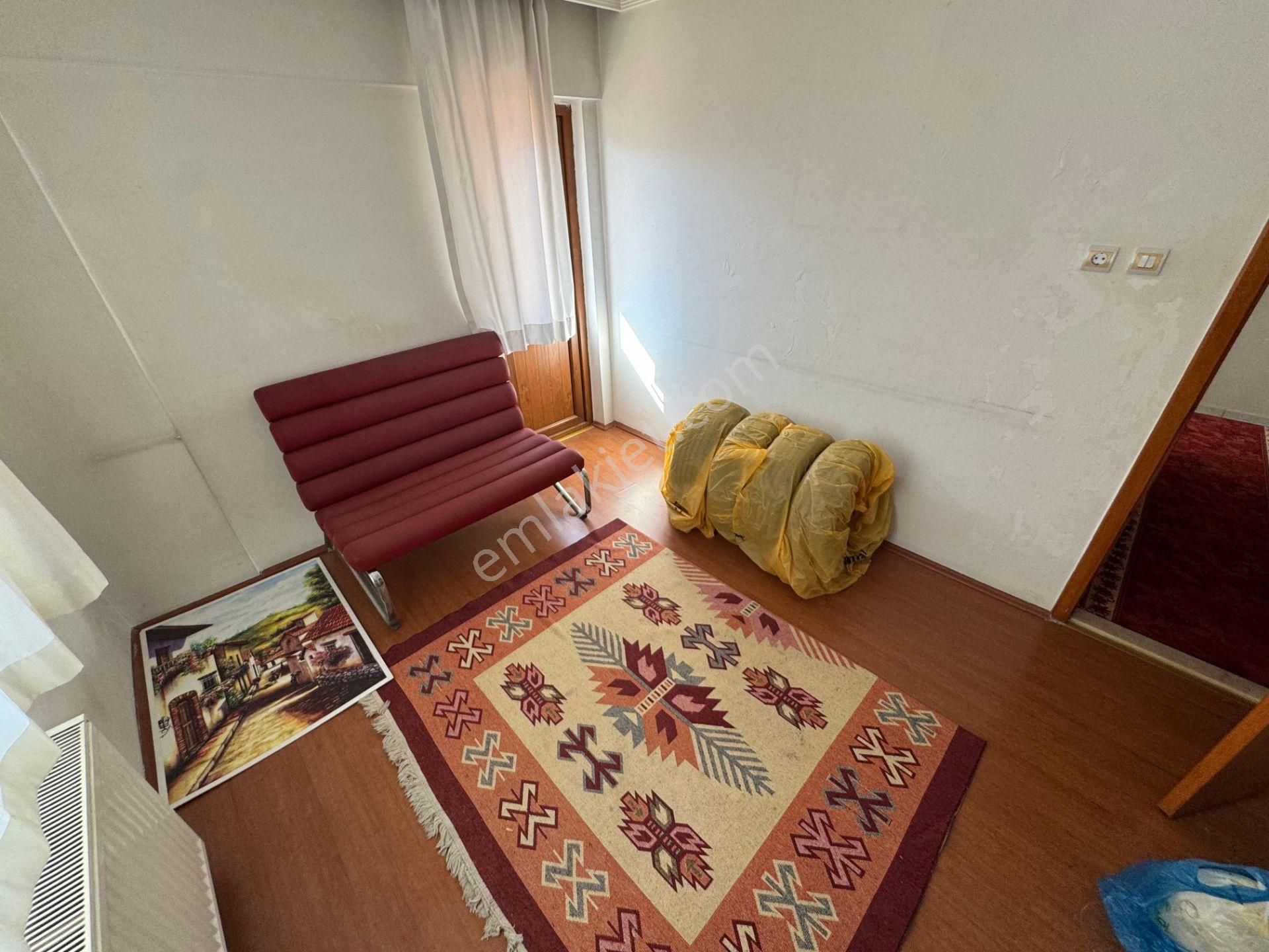 Es-astan Selçuklu Mahallesinde Cadde Üzerinde Ara Katta Geniş Metrekareli Daire - Görsel 14