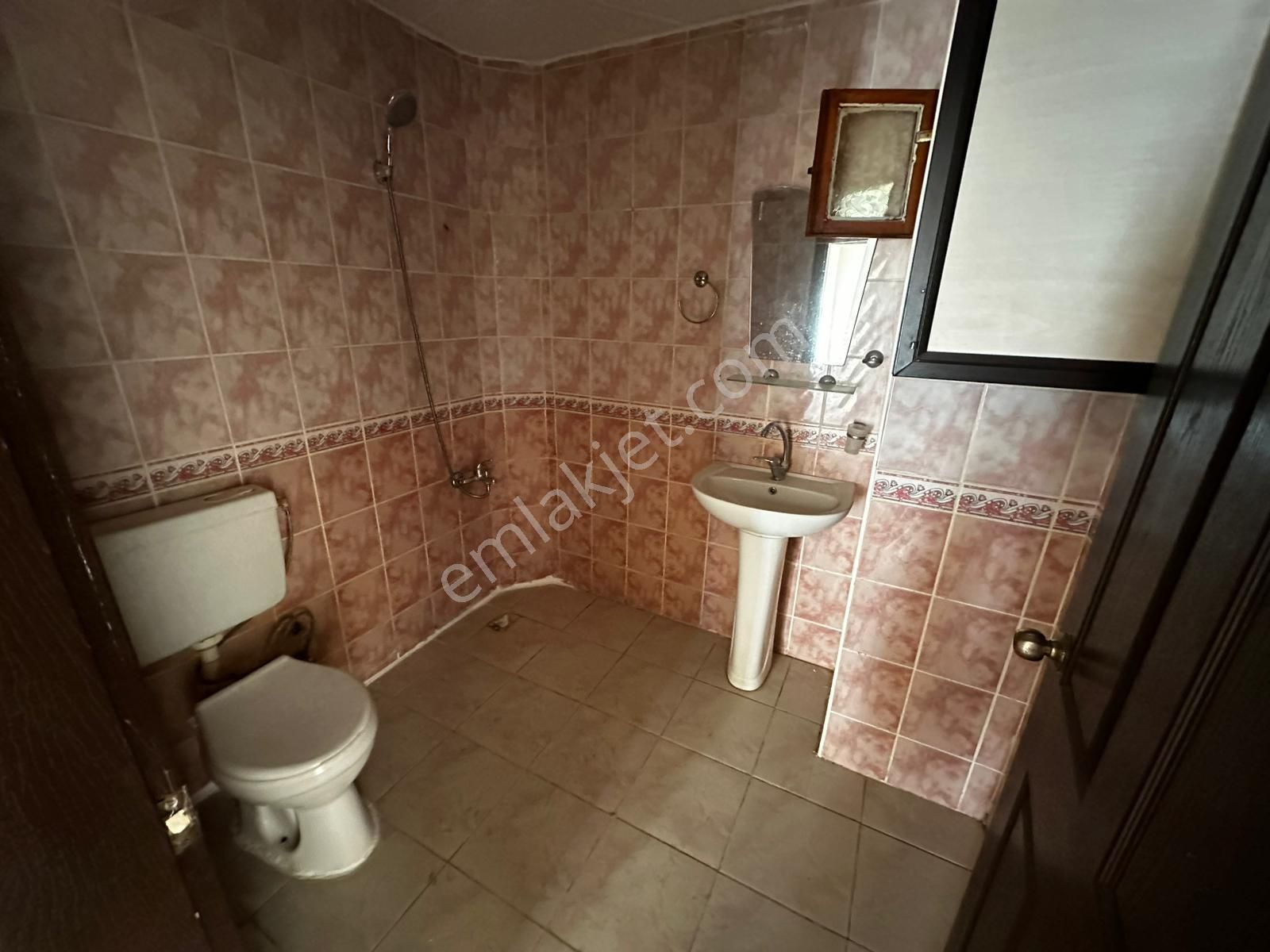 Osmangazi Cadde Dibi 3+1 135m2 21000 Tl - Görsel 25