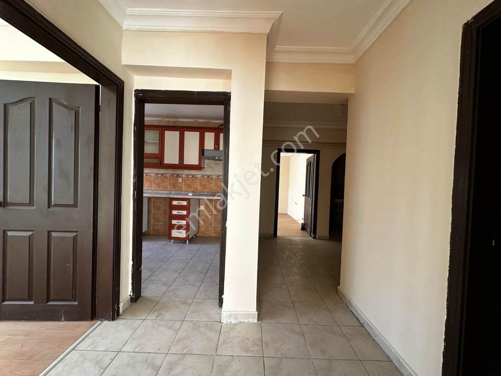 Osmangazi Cadde Dibi 3+1 135m2 21000 Tl - Görsel 10