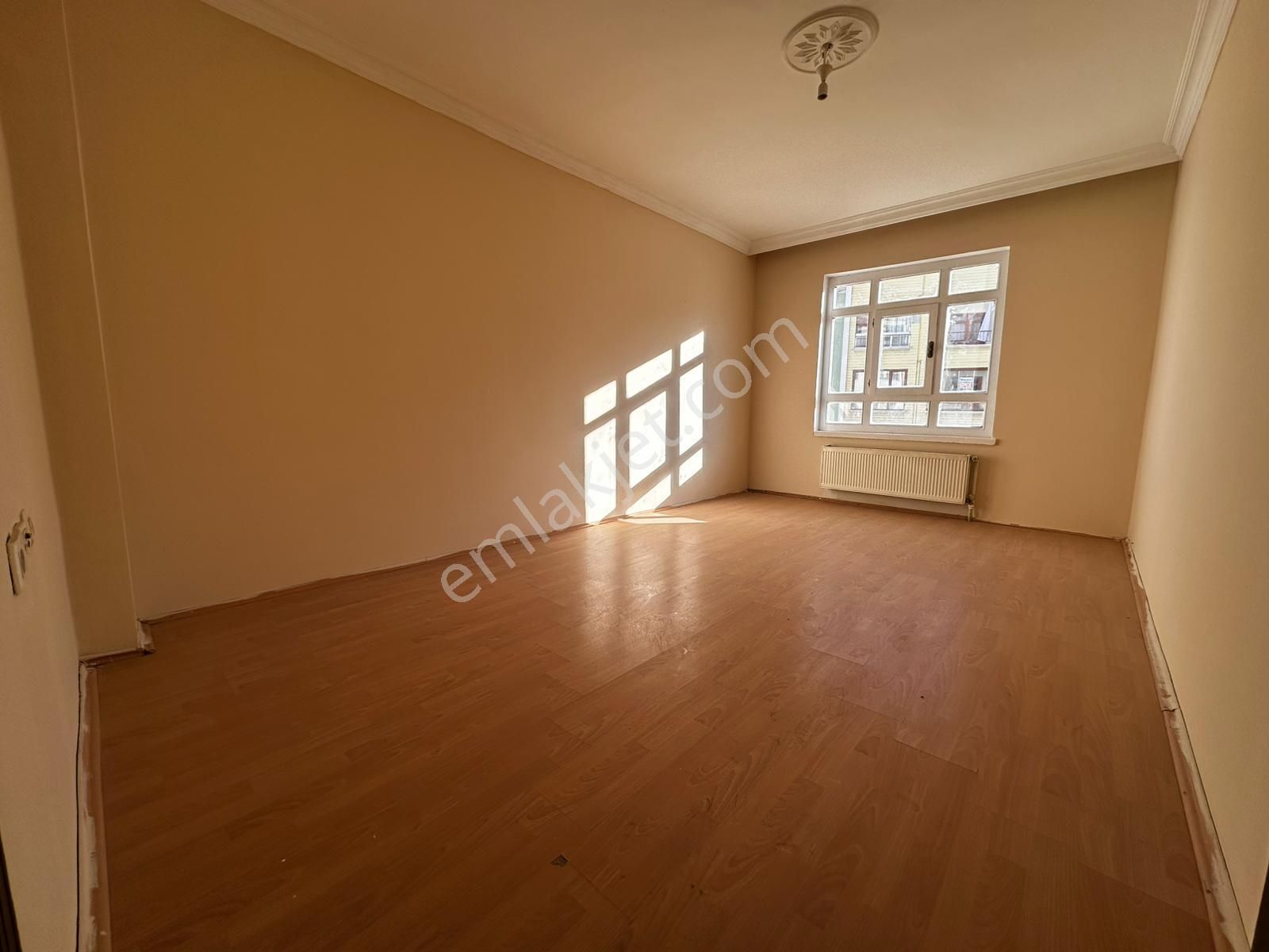 Osmangazi Cadde Dibi 3+1 135m2 21000 Tl - Görsel 13