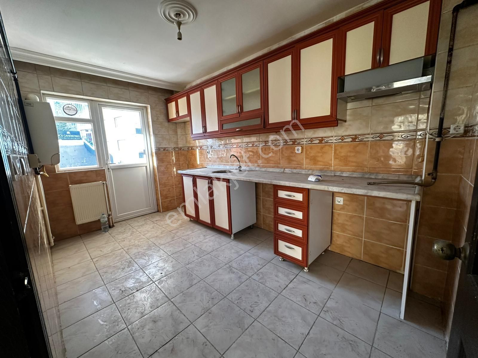 Osmangazi Cadde Dibi 3+1 135m2 21000 Tl - Görsel 17