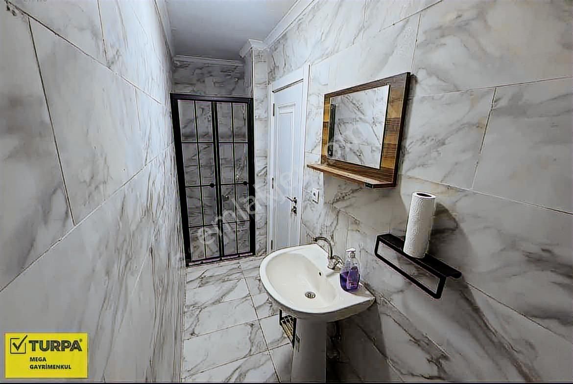 Bayraklı Soğukkuyu'da Merkezi Konumda Eşyalı Kiralık 1+1 Daire - Görsel 13